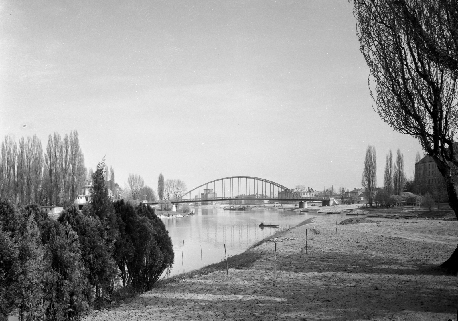 Magyarország, Győr, a Mosoni-Duna és a Rába összefolyása az uszodától a Kossuth híd felé nézve., 1960, UVATERV, híd, Beke József-terv, Fortepan #79666