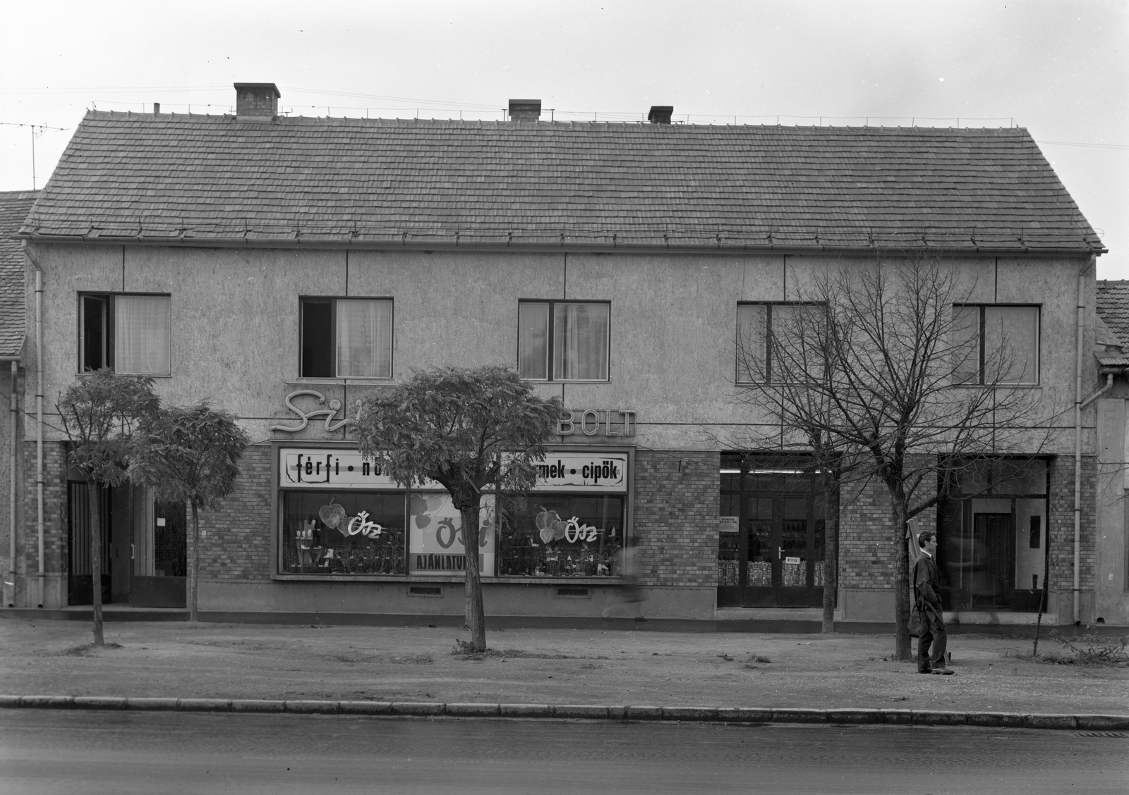 Hungary, Tata, Ady Endre utca 15., 1968, UVATERV, shop, Fortepan #79762