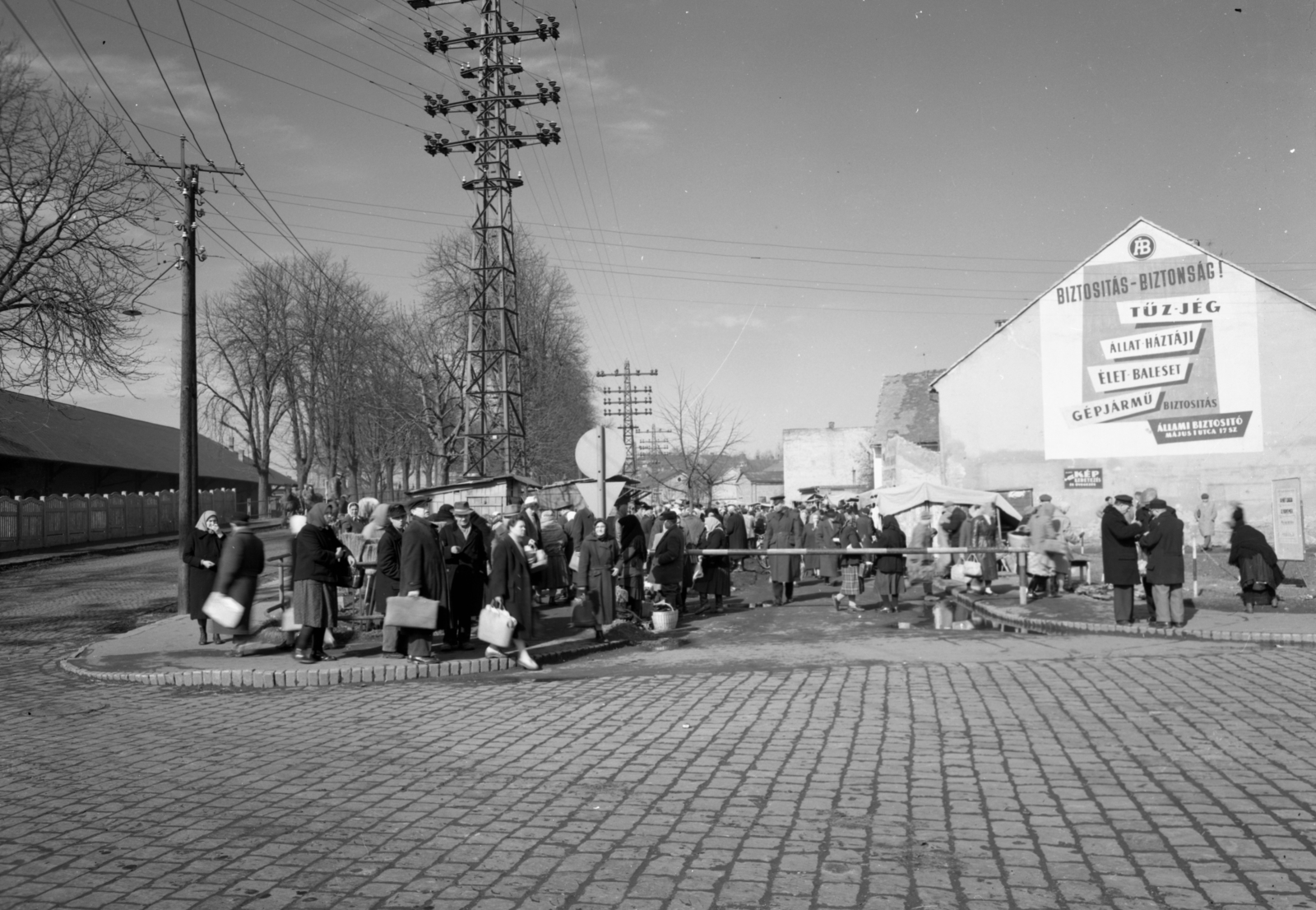 Magyarország, Kaposvár, Újpiac tér., 1962, UVATERV, reklám, piac, Állami Biztosító, Fortepan #79772