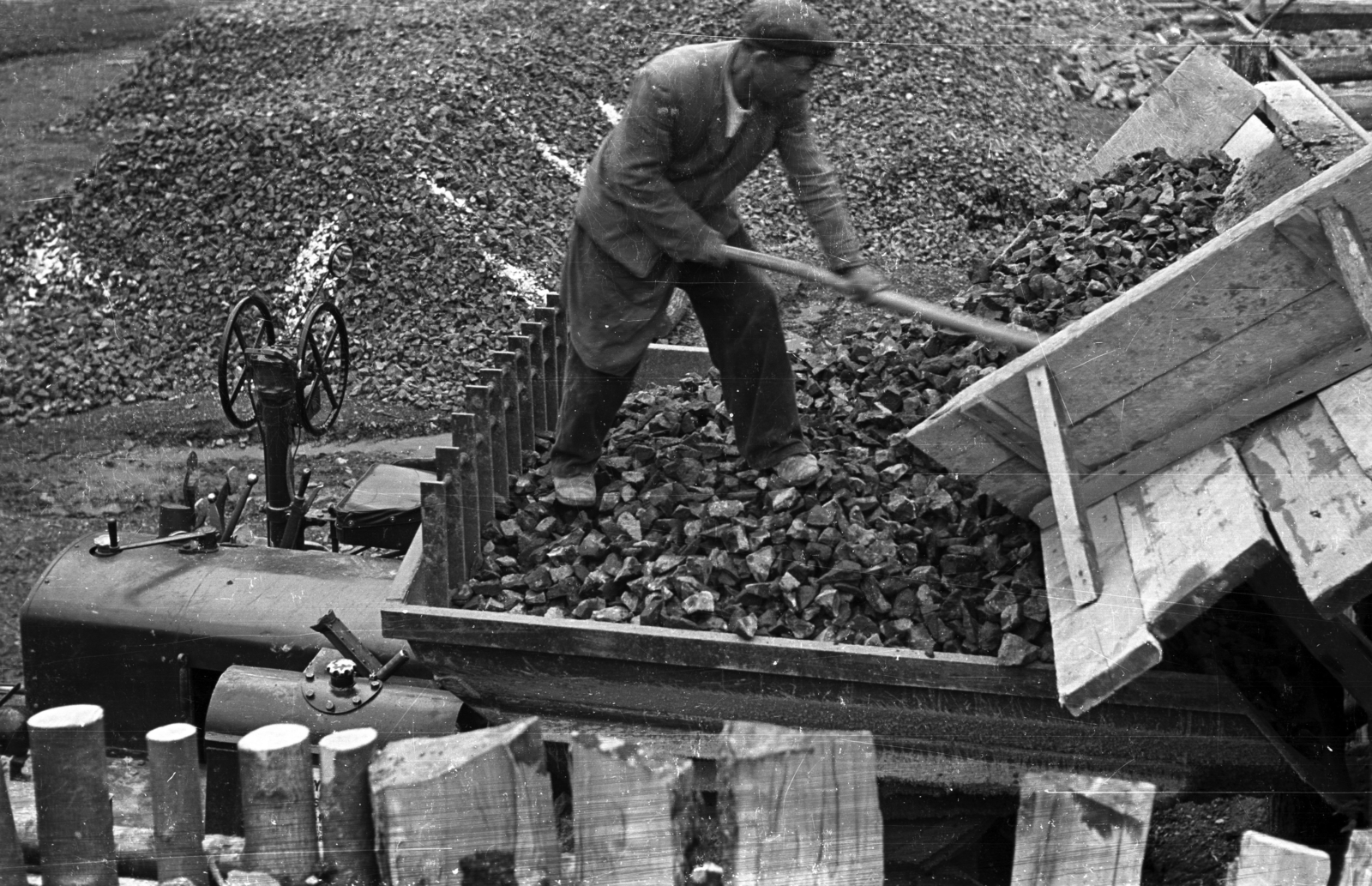1950, UVATERV, British brand, man, work, tipper, stone mine, Aveling-Barford-brand, Fortepan #79882