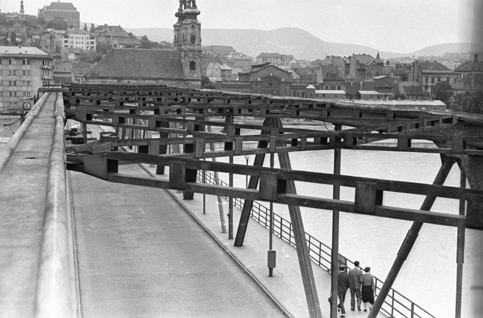 Hungary, Budapest I., Kossuth híd, szemben a Szent Anna-templom, jobbra a Batthyány téri vásárcsarnok és a metróépítés területe., 1957, UVATERV, Kossuth-bridge, church, Baroque-style, Catholic Church, Budapest, Pál Klunzinger-design, Jesuits, Kristóf Hamon-design, Máté Nöpauer-design, Fortepan #80020
