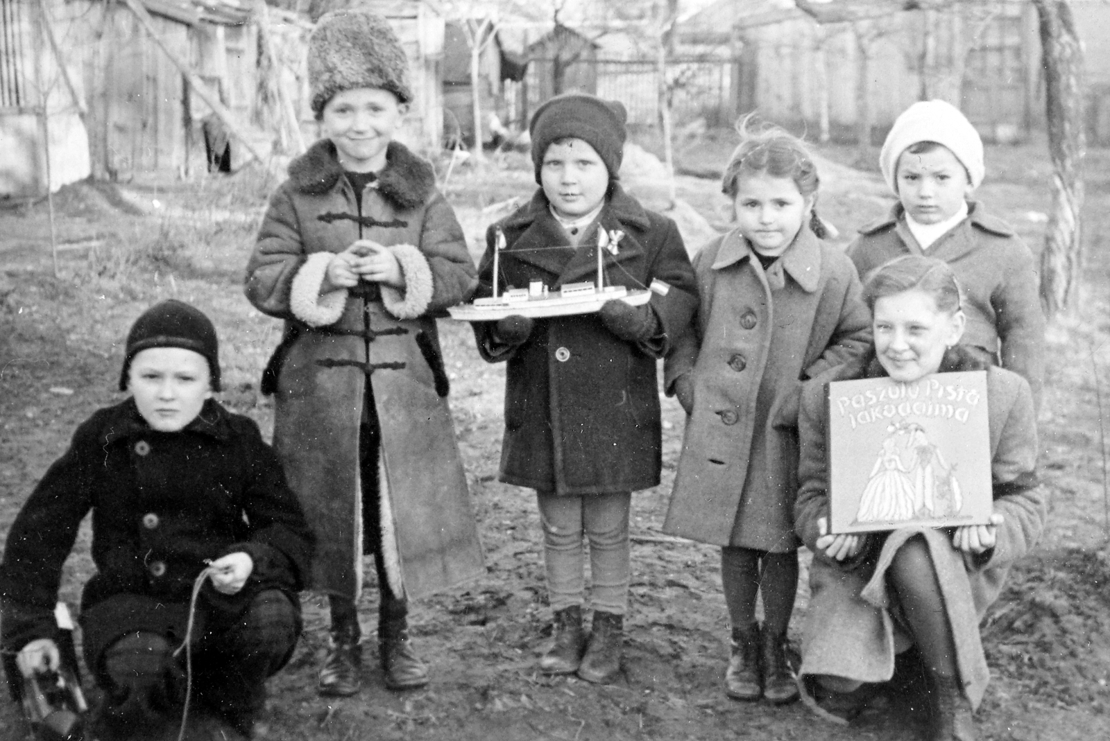 Magyarország, 1944, Fortepan, csoportkép, játék, gyerekek, Fortepan #8003