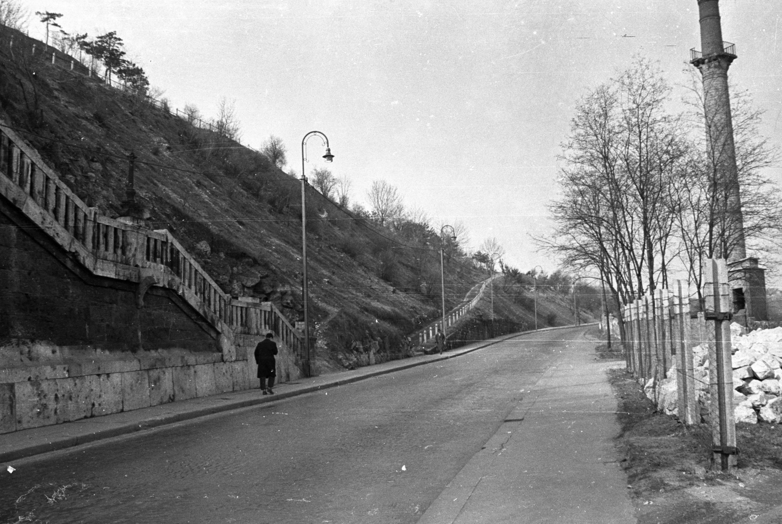 Hungary, Budapest I., Hegyalja út, jobbra a Rác fürdő kéménye., 1960, UVATERV, Budapest, Fortepan #80048