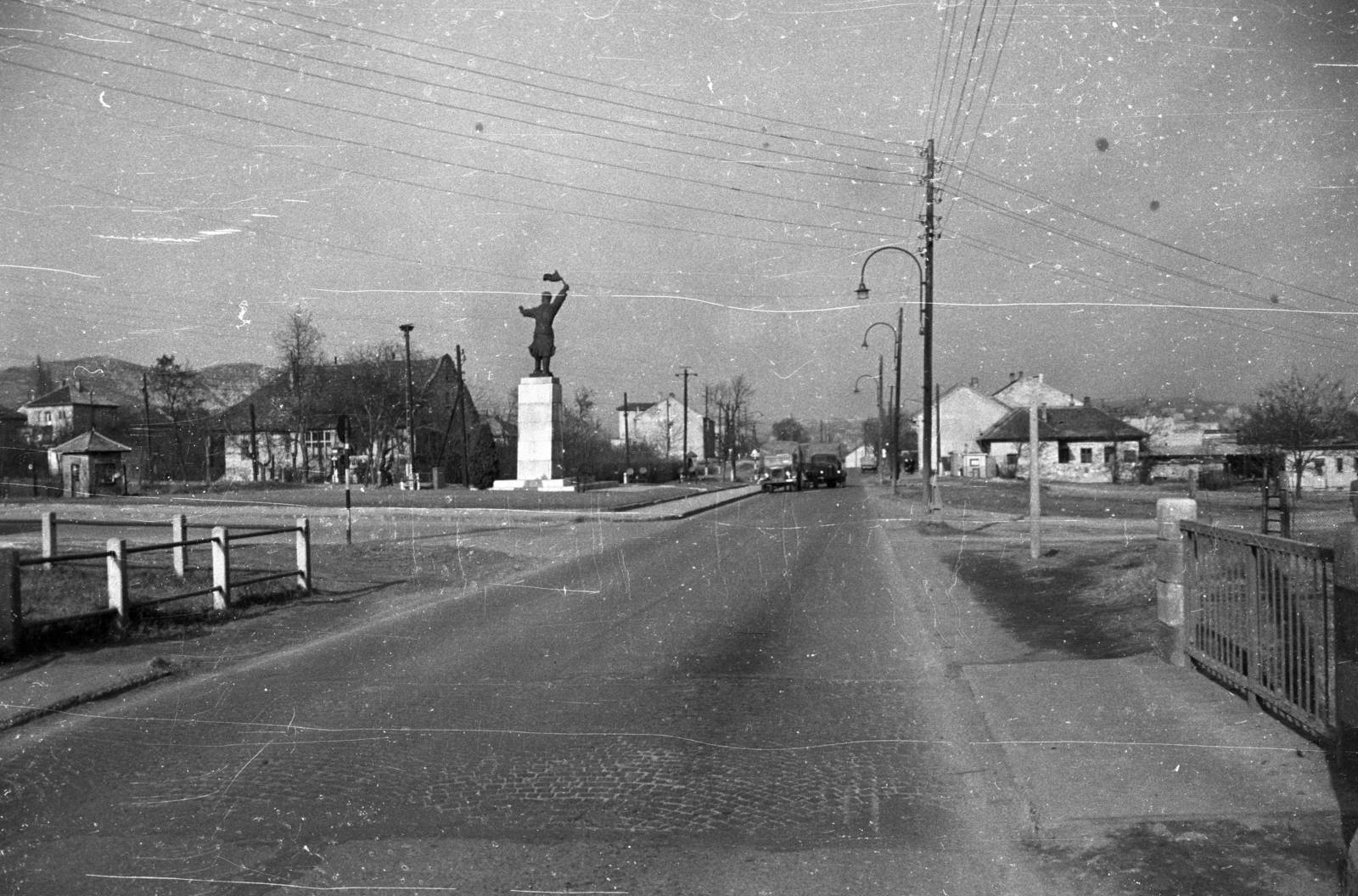 Hungary, Budapest XI., a Balatoni út és a Budaörsi út találkozása, Osztapenko szobor., 1960, UVATERV, Ostapenko Ilya portrayal, Budapest, Fortepan #80130