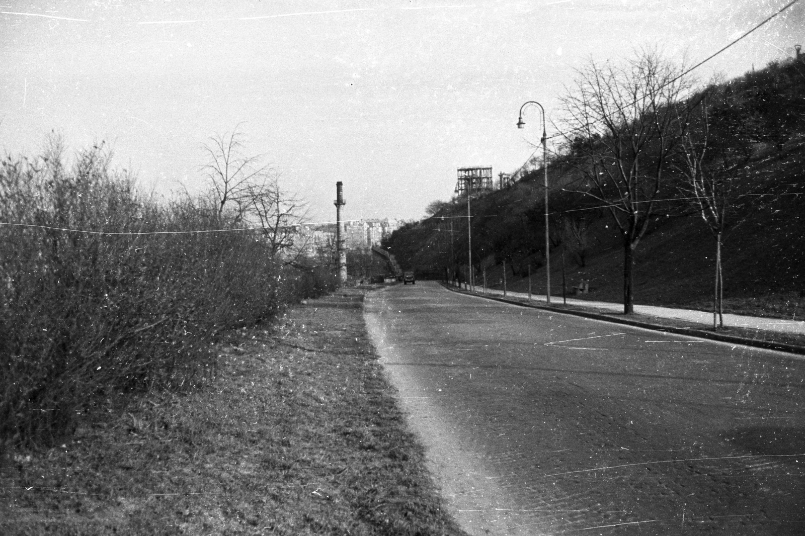 Hungary, Budapest I., Hegyalja út a Döbrentei tér felé nézve, szemben a Rác fürdő kéménye., 1960, UVATERV, Budapest, Fortepan #80142