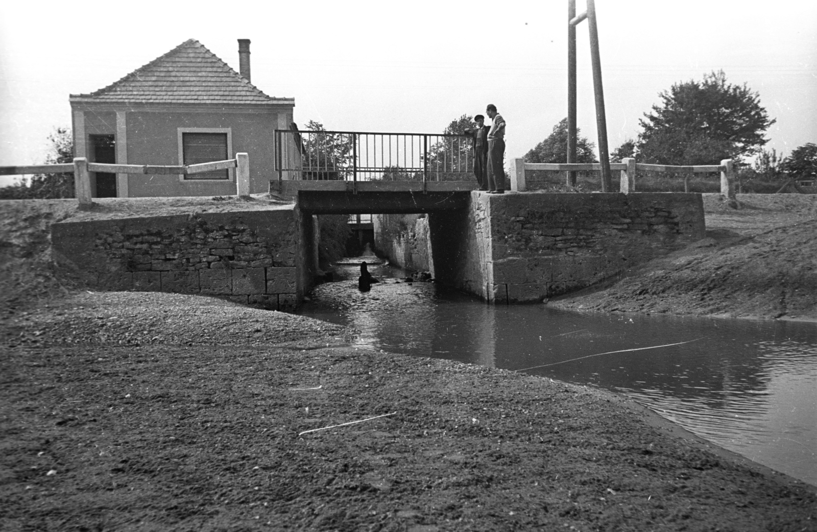 Hungary, 1952, UVATERV, stone bridge, stream, Fortepan #80252