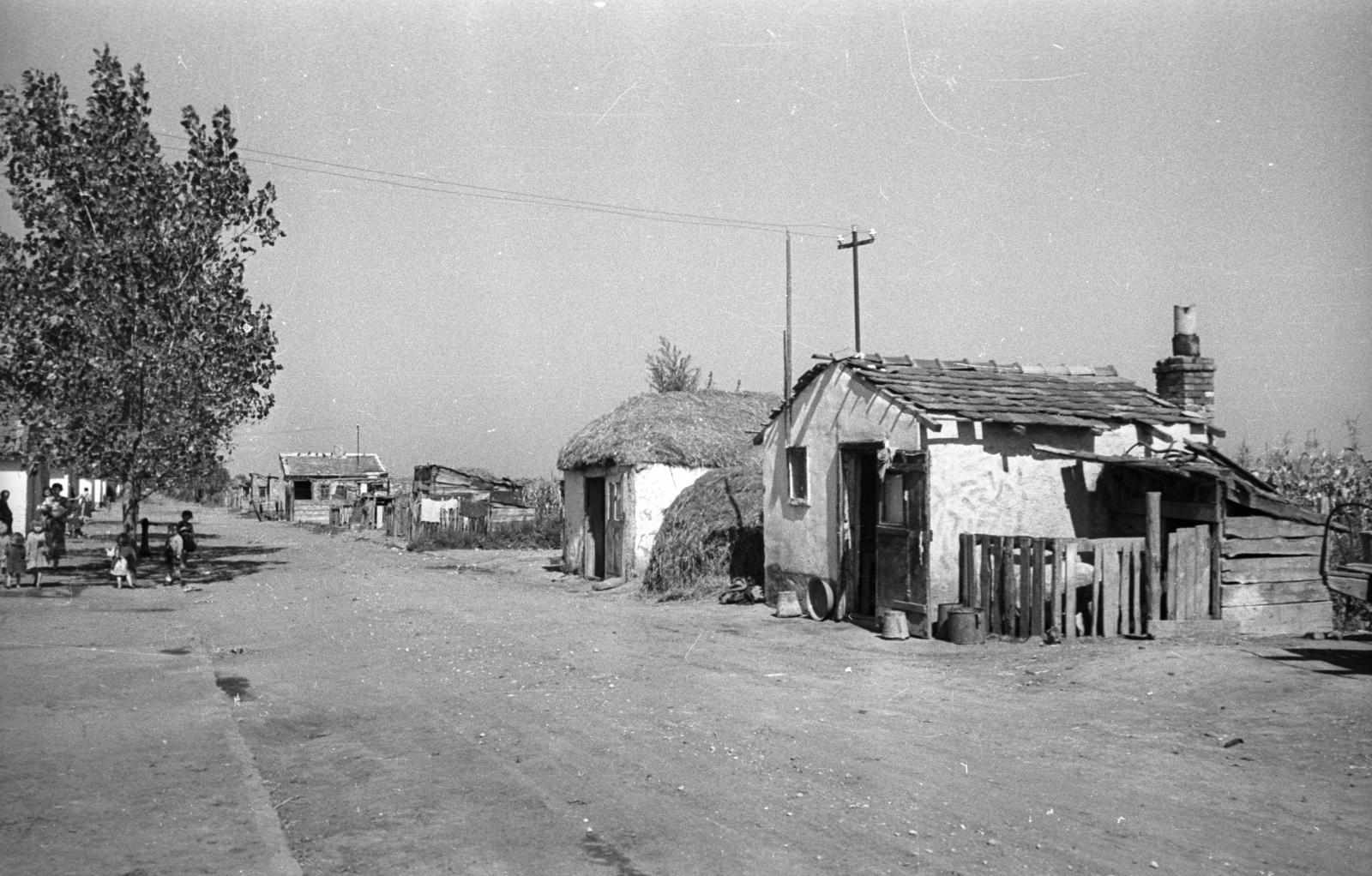 Hungary, Miskolc, Szondi-telep, Szondi György utca., 1952, UVATERV, house, dirt road, poverty, Fortepan #80263