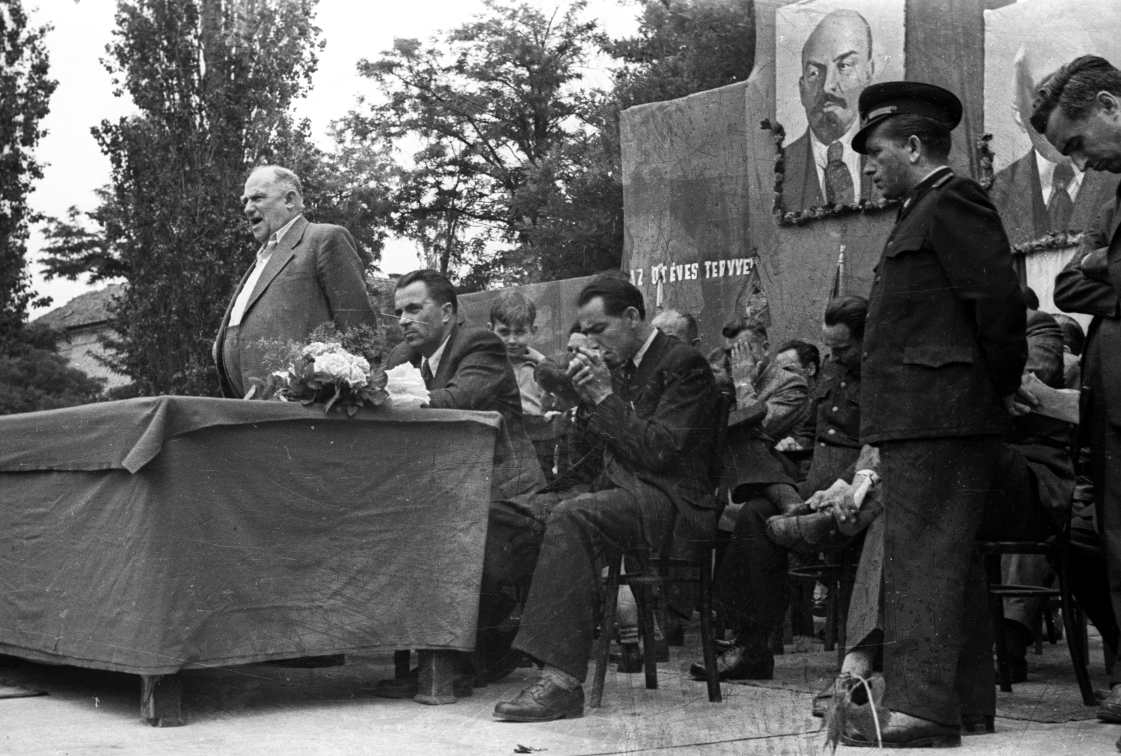 Hungary, az ünnepség szónoka Bebrits Lajos közlekedésügyi miniszter, 1953, UVATERV, Lenin-portrayal, speech, fatness, goatee, Fortepan #80285