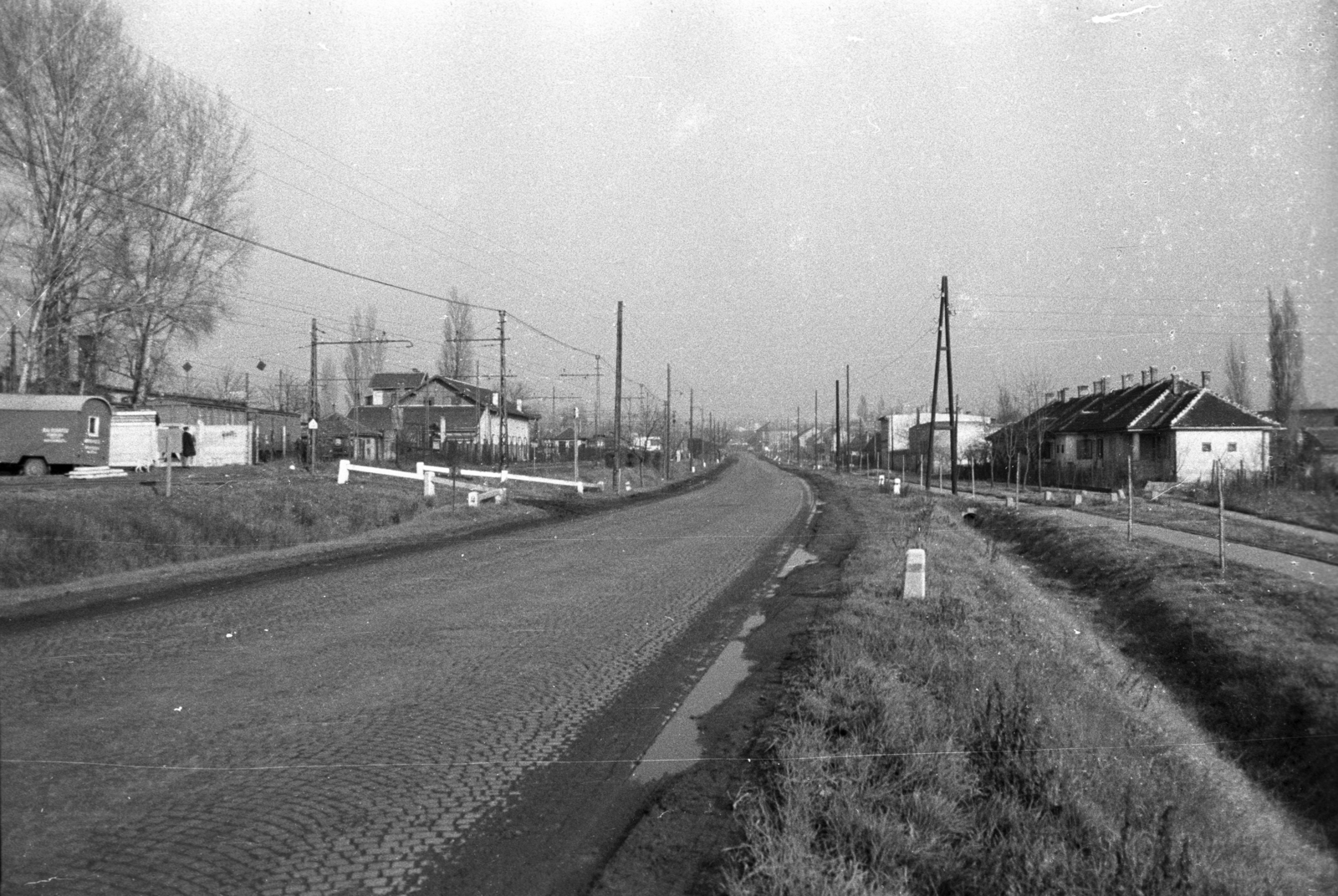 Hungary, Budapest XVI., Veres Péter (Széchenyi) út a Foszlány utca torkolatától a Szabadföld út felé nézve., 1960, UVATERV, Budapest, bike lane, Fortepan #80397