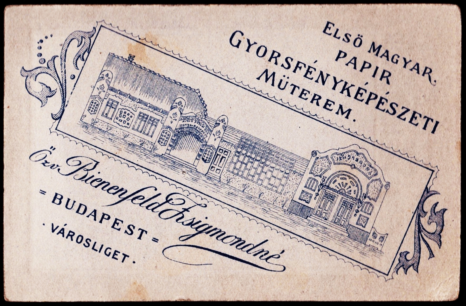 Magyarország, Városliget, Budapest XIV., Özv. Bienenfeld Zsigmondné első magyar papír gyorsfényképészeti műterme., 1900, Fortepan, műterem, fényképész, hátlap, Budapest, Fortepan #81044