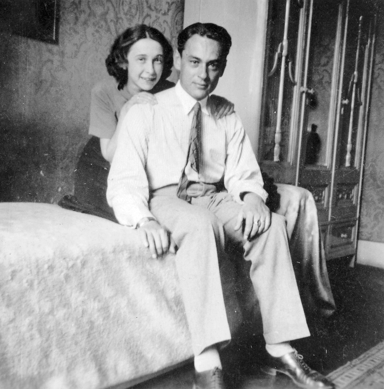 1943, Fortepan, furniture, couple, interior, man, woman, double portrait, arms around shoulders, Fortepan #8124