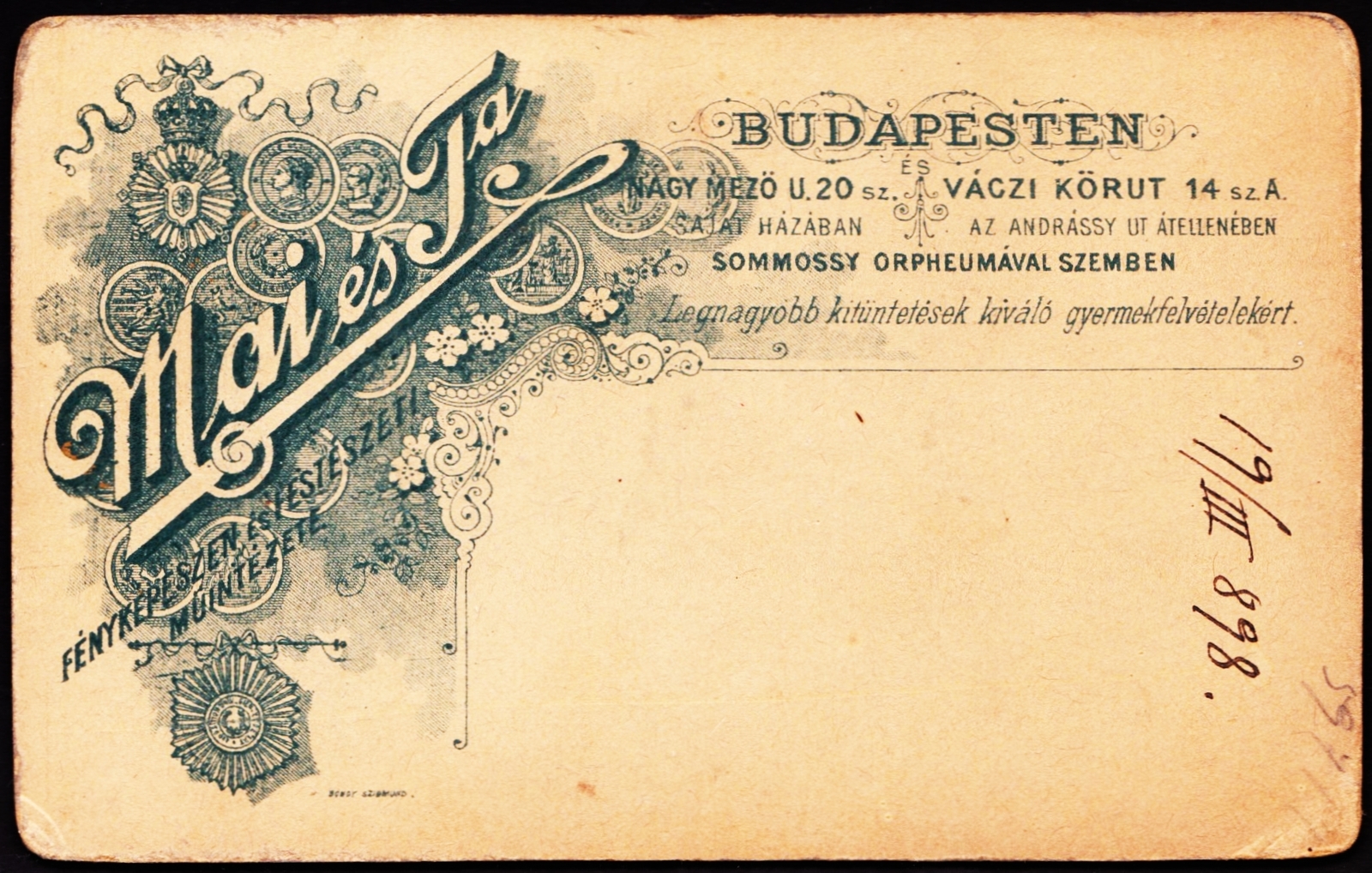 Magyarország, Budapest VI.,Budapest V., Nagymező utca 20. / Bajcsy Zsilinszki út (Váci körút) 14., Mai Manó és Társa fényképészeti és festészeti műintézete., 1900, Fortepan, műterem, fényképész, hátlap, Budapest, Fortepan #81261