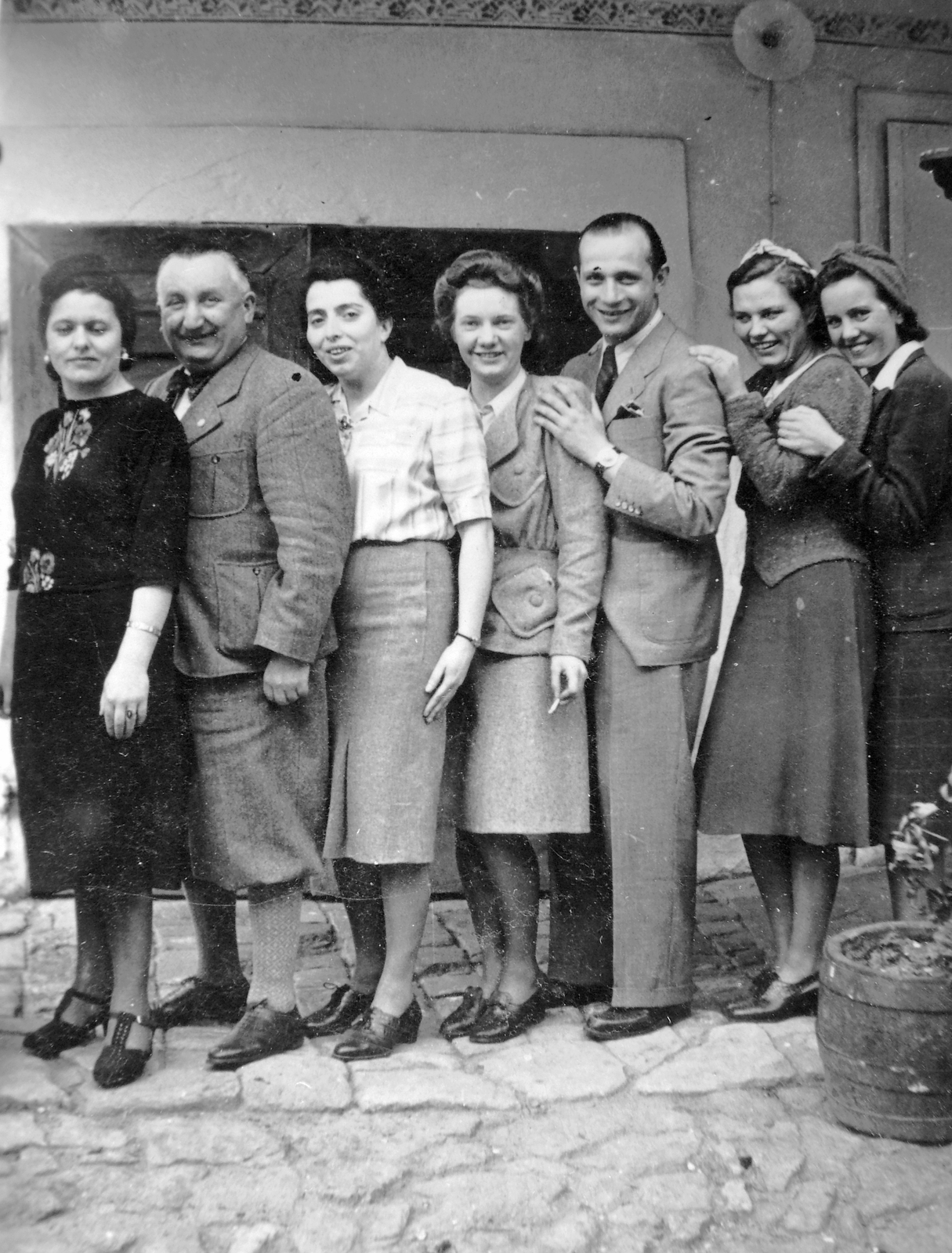 1946, Fortepan, csoportkép, vidámság, bricsesz, Fortepan #8161