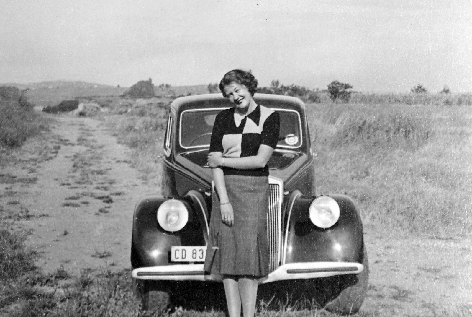 Lancia típusú személygépkocsi., 1940, Fortepan, Italian brand, automobile, number plate, girls'n'cars, Fortepan #8216