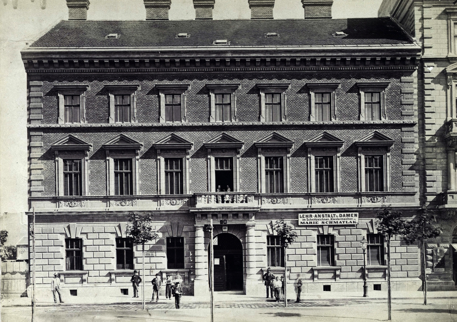 Magyarország, Budapest VI., Andrássy (Sugár) út 57. A felvétel 1878 körül készült. A kép forrását kérjük így adja meg: Fortepan / Budapest Főváros Levéltára. Levéltári jelzet: HU.BFL.XV.19.d.1.05.172, 1900, Budapest Főváros Levéltára / Klösz György fényképei, Klösz György, Budapest, Fortepan #82227