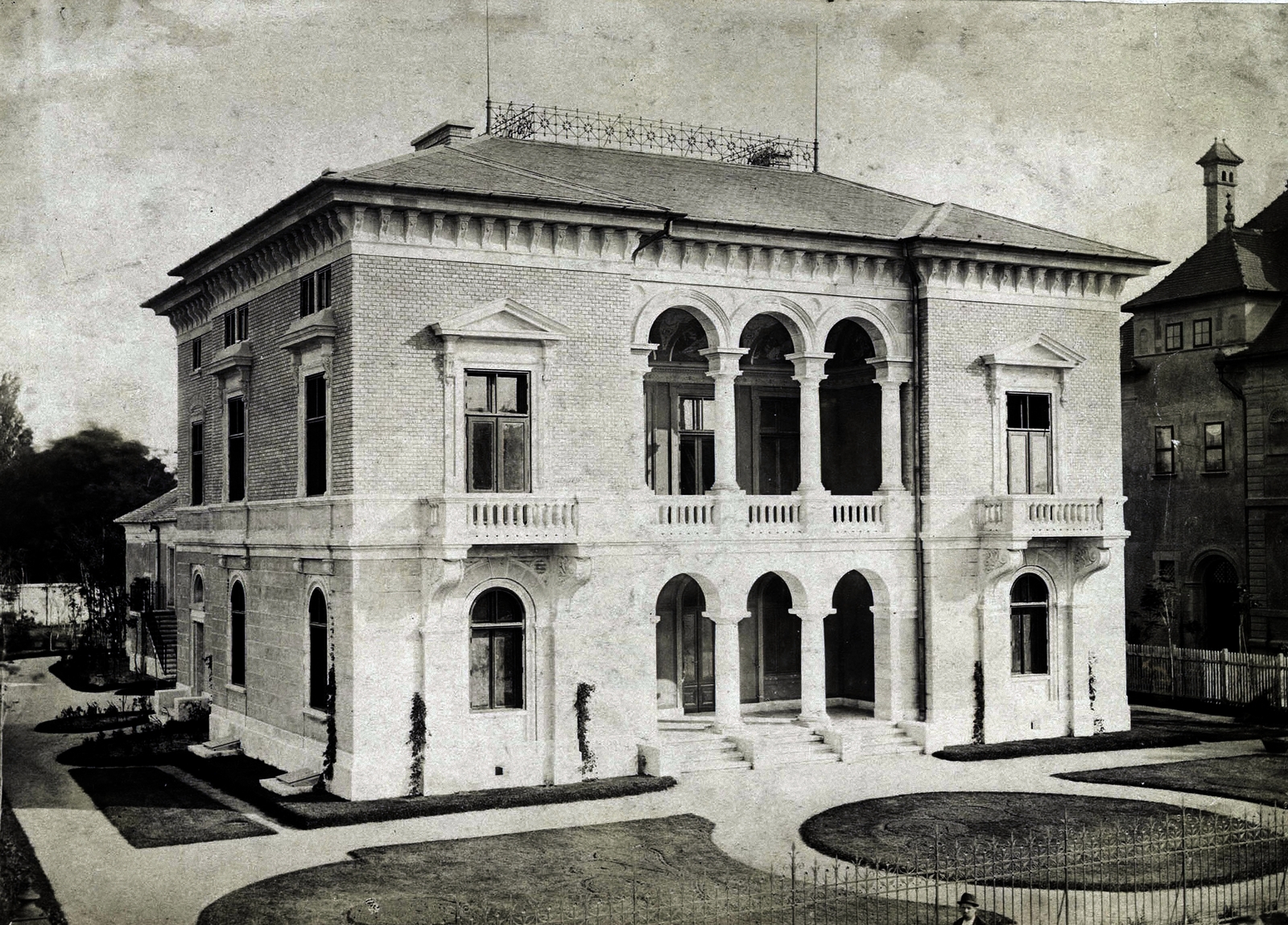 Hungary, Budapest VI., Andrássy (Sugár) út 104., Erdődy-villa. A felvétel 1878 körül készült. A kép forrását kérjük így adja meg: Fortepan / Budapest Főváros Levéltára. Levéltári jelzet: HU.BFL.XV.19.d.1.05.184, 1900, Budapest Főváros Levéltára / Klösz György fényképei, Klösz György, Budapest, Fortepan #82239