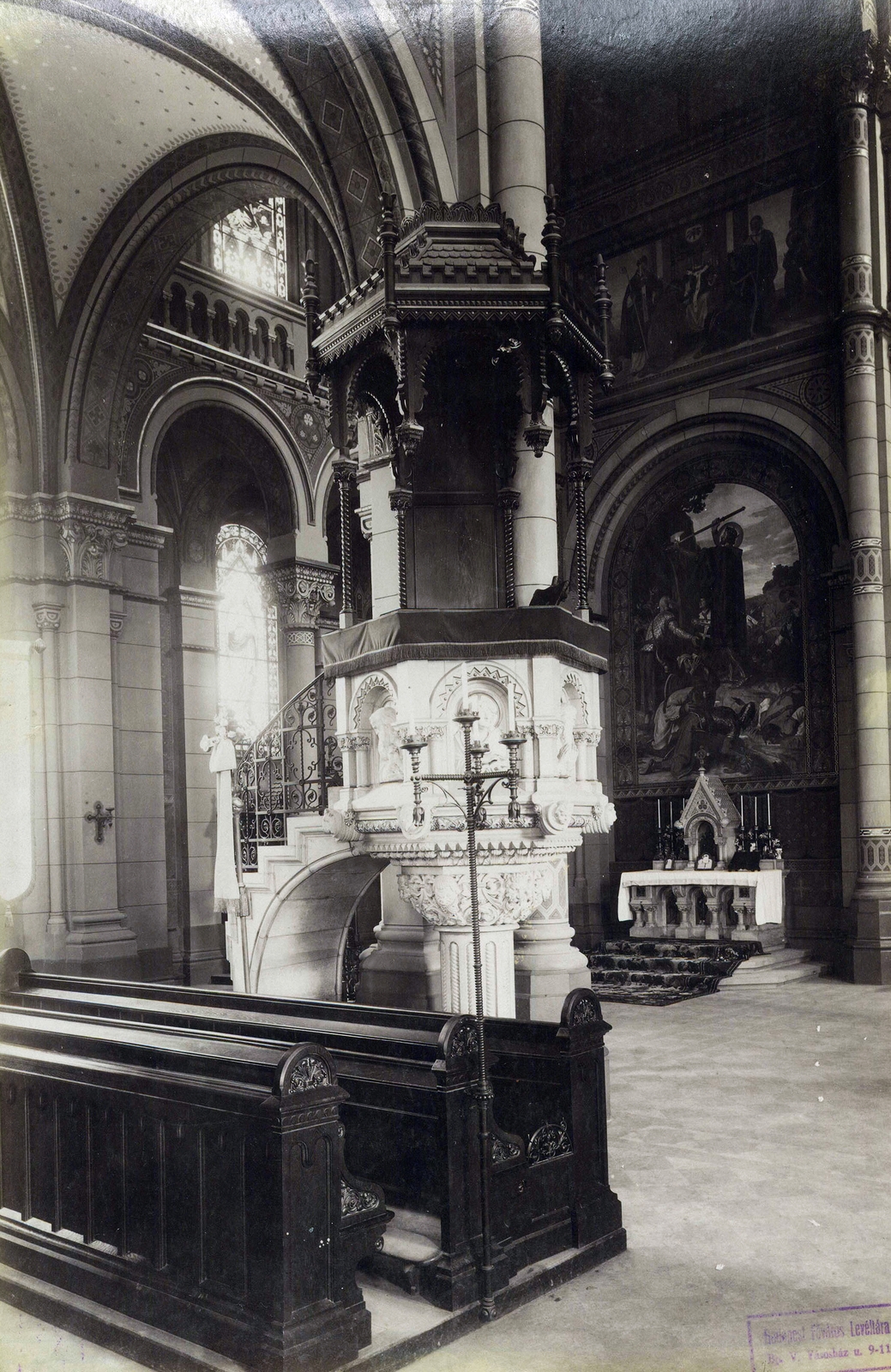 Hungary, Budapest IX., Bakáts tér, az Assisi Szent Ferenc-templom szószéke. A felvétel 1890 után készült. A kép forrását kérjük így adja meg: Fortepan / Budapest Főváros Levéltára. Levéltári jelzet: HU.BFL.XV.19.d.1.07.087, 1900, Budapest Főváros Levéltára / Klösz György fényképei, Klösz György, Miklós Ybl-design, pulpit, church interior, Budapest, Fortepan #82411