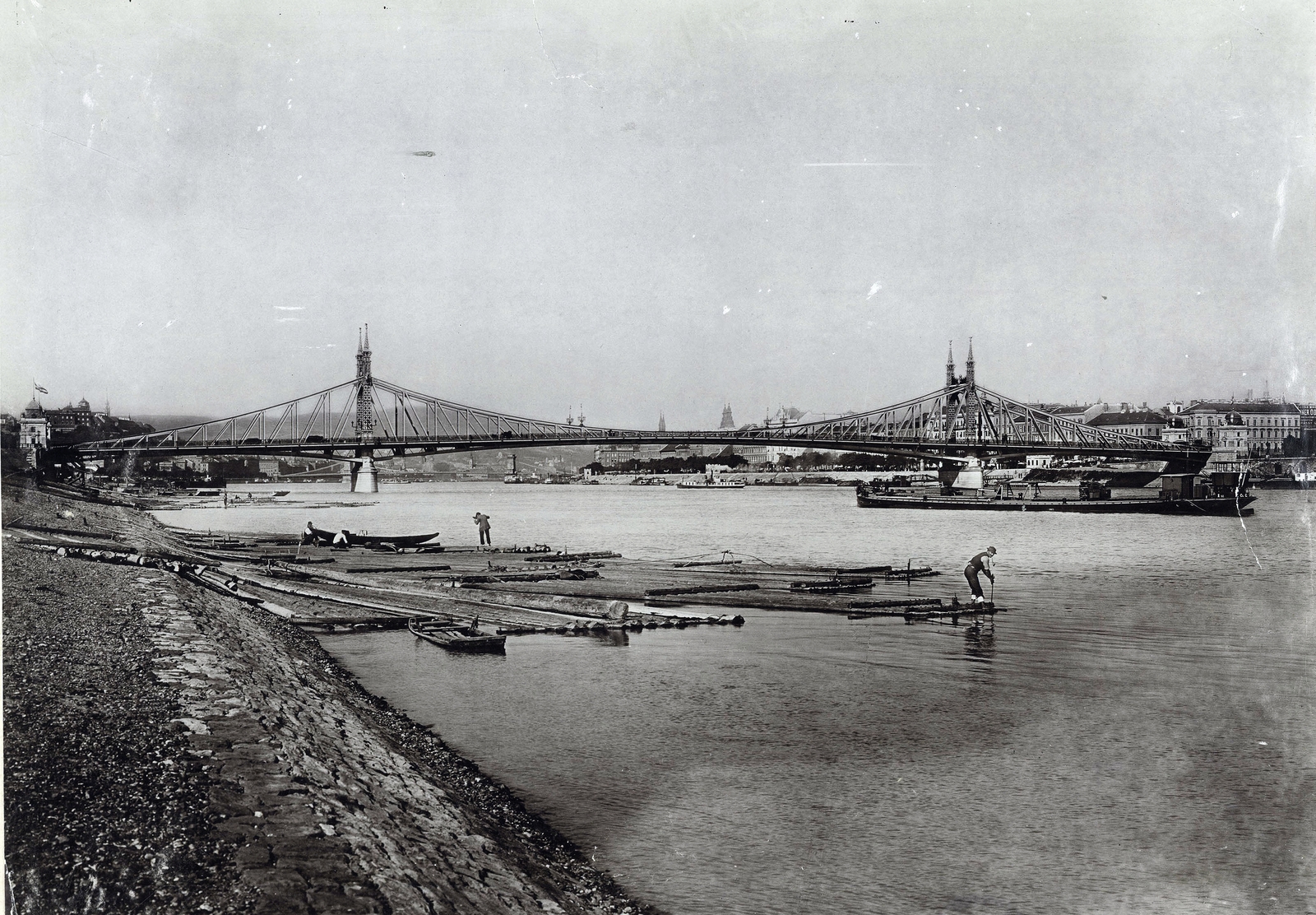 Hungary, Budapest XI., fausztatók a Műegyetem rakpartnál, szemben a Szabadság (Ferenc József) híd. A felvétel 1896-1898 között készült. A kép forrását kérjük így adja meg: Fortepan / Budapest Főváros Levéltára. Levéltári jelzet: HU.BFL.XV.19.d.1.08.107, 1900, Budapest Főváros Levéltára / Klösz György fényképei, Klösz György, Danube, Budapest, Duna-bridge, János Feketeházy-design, wharf, Best of, Fortepan #82632
