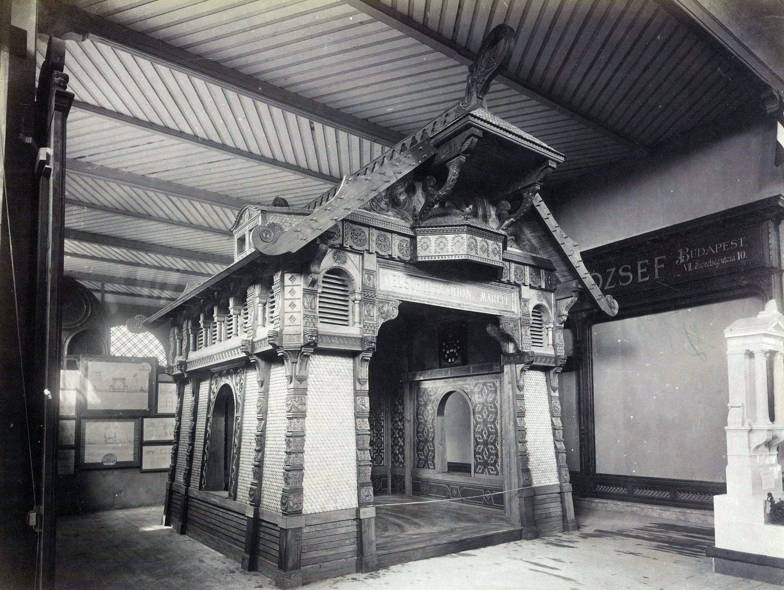 Hungary, Budapest XIV., "Millenniumi kiállítás: Neuschloss Ödön és Marcell cég parkett- és bútorgyárának pavilonja. A felvétel 1896-ban készült." A kép forrását kérjük így adja meg: Fortepan / Budapest Főváros Levéltára. Levéltári jelzet: HU.BFL.XV.19.d.1.09.017, 1900, Budapest Főváros Levéltára / Klösz György fényképei, Klösz György, Budapest, Millennium Exhibition, Fortepan #82691