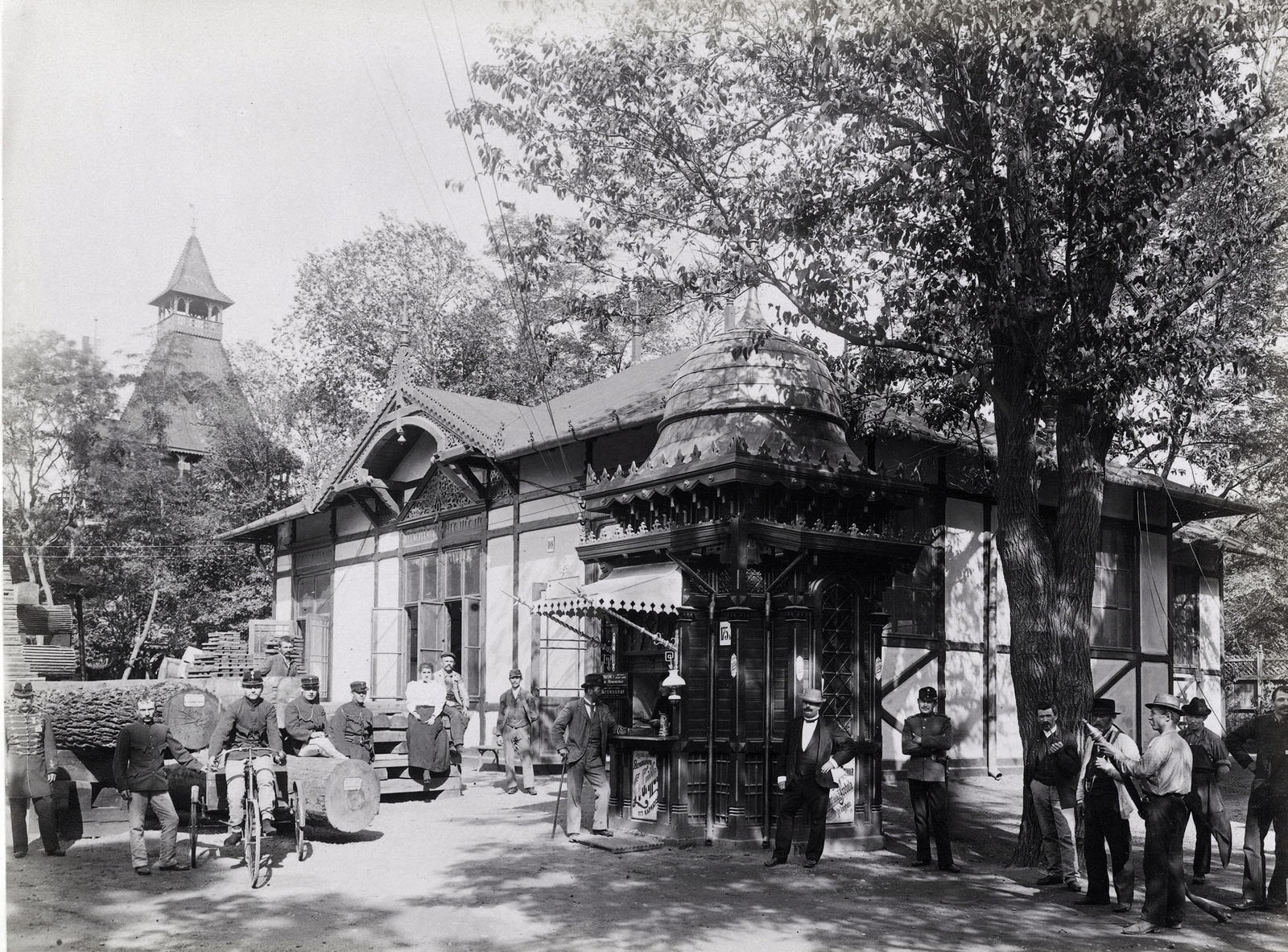 Hungary, Budapest XIV., "Millenniumi kiállítás: Szivattyútelep. A felvétel 1896-ban készült." A kép forrását kérjük így adja meg: Fortepan / Budapest Főváros Levéltára. Levéltári jelzet: HU.BFL.XV.19.d.1.09.084, 1900, Budapest Főváros Levéltára / Klösz György fényképei, Klösz György, tricycle, pump, Budapest, Millennium Exhibition, Fortepan #82743