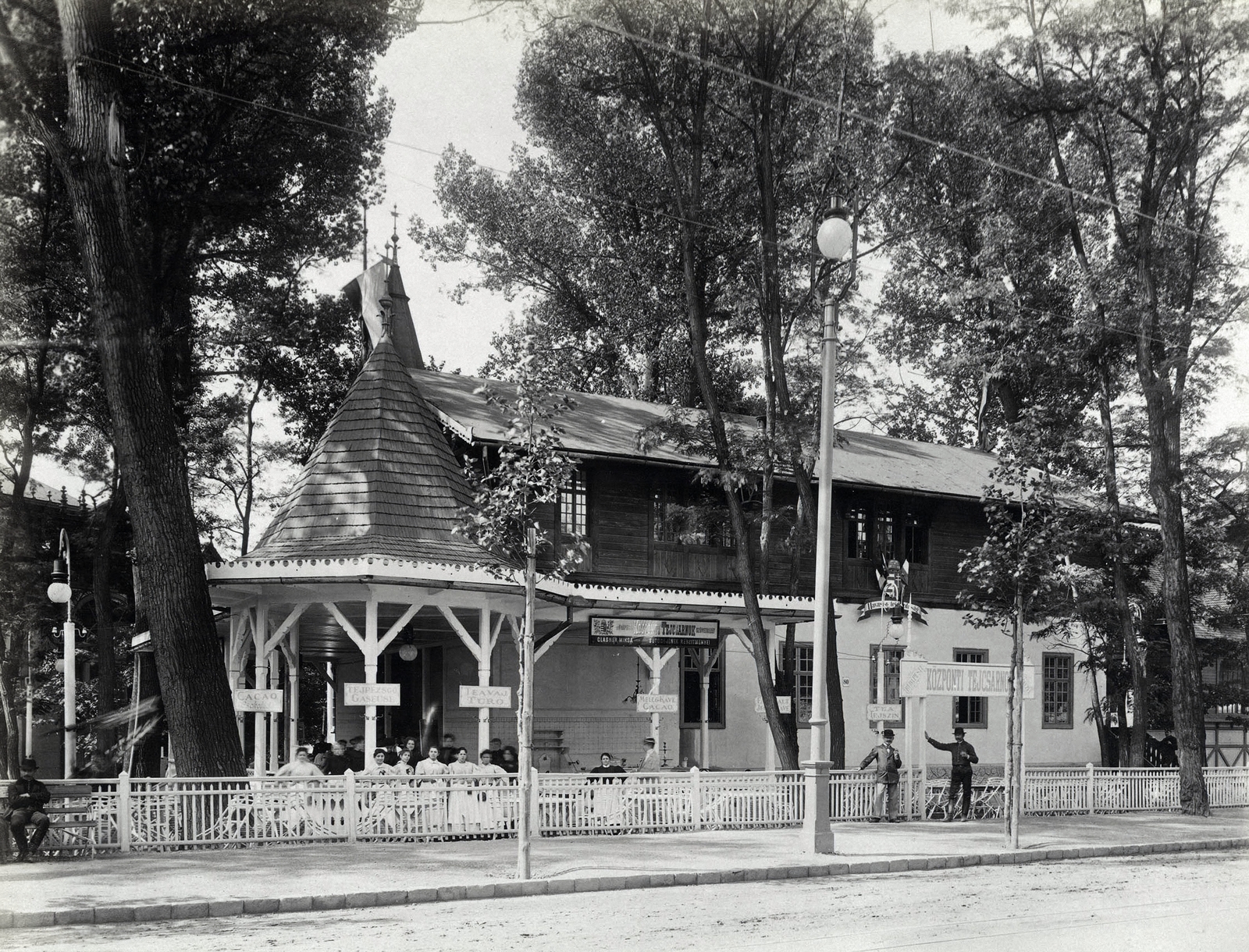 Hungary, Budapest XIV., "Millenniumi kiállítás: Tejgazdasági pavilon. A felvétel 1896-ban készült." A kép forrását kérjük így adja meg: Fortepan / Budapest Főváros Levéltára. Levéltári jelzet: HU.BFL.XV.19.d.1.09.104, 1900, Budapest Főváros Levéltára / Klösz György fényképei, Klösz György, milk industry, Budapest, Millennium Exhibition, Fortepan #82762
