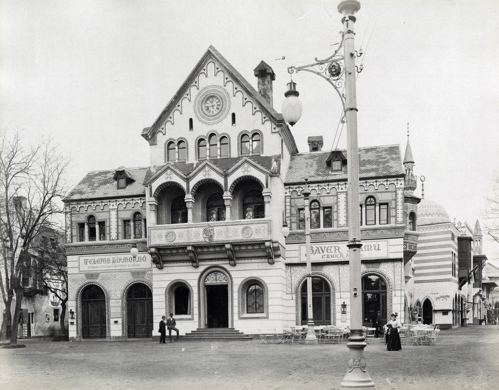 Hungary, Budapest XIV., "Millenniumi kiállítás: Az Ős-Budavár Királyi csarnok nevű pavilonja. A felvétel 1896-ban készült." A kép forrását kérjük így adja meg: Fortepan / Budapest Főváros Levéltára. Levéltári jelzet: HU.BFL.XV.19.d.1.09.131, 1900, Budapest Főváros Levéltára / Klösz György fényképei, Klösz György, Budapest, Millennium Exhibition, Fortepan #82788