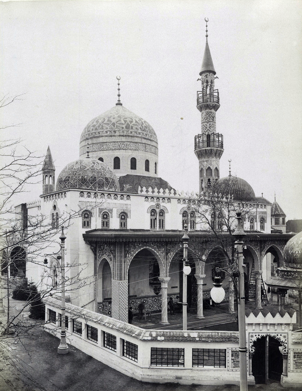 Magyarország, Városliget, Budapest XIV., "Millenniumi kiállítás: Ős-Budavár a mecsettel. A felvétel 1896-ban készült." A kép forrását kérjük így adja meg: Fortepan / Budapest Főváros Levéltára. Levéltári jelzet: HU.BFL.XV.19.d.1.09.132, 1900, Budapest Főváros Levéltára / Klösz György fényképei, Klösz György, mecset, Budapest, Ezredéves Országos Kiállítás, Fortepan #82789