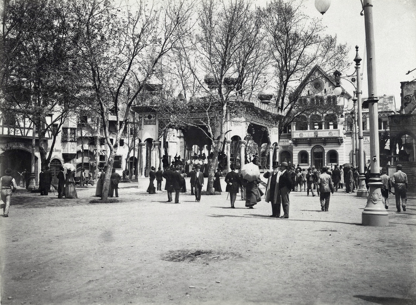 Hungary, Budapest XIV., "Millenniumi kiállítás: Az Ős-Budavár mulatókoplexum megnyitója. A felvétel 1896-ban készült." A kép forrását kérjük így adja meg: Fortepan / Budapest Főváros Levéltára. Levéltári jelzet: HU.BFL.XV.19.d.1.09.138, 1900, Budapest Főváros Levéltára / Klösz György fényképei, Klösz György, Budapest, Millennium Exhibition, Fortepan #82795