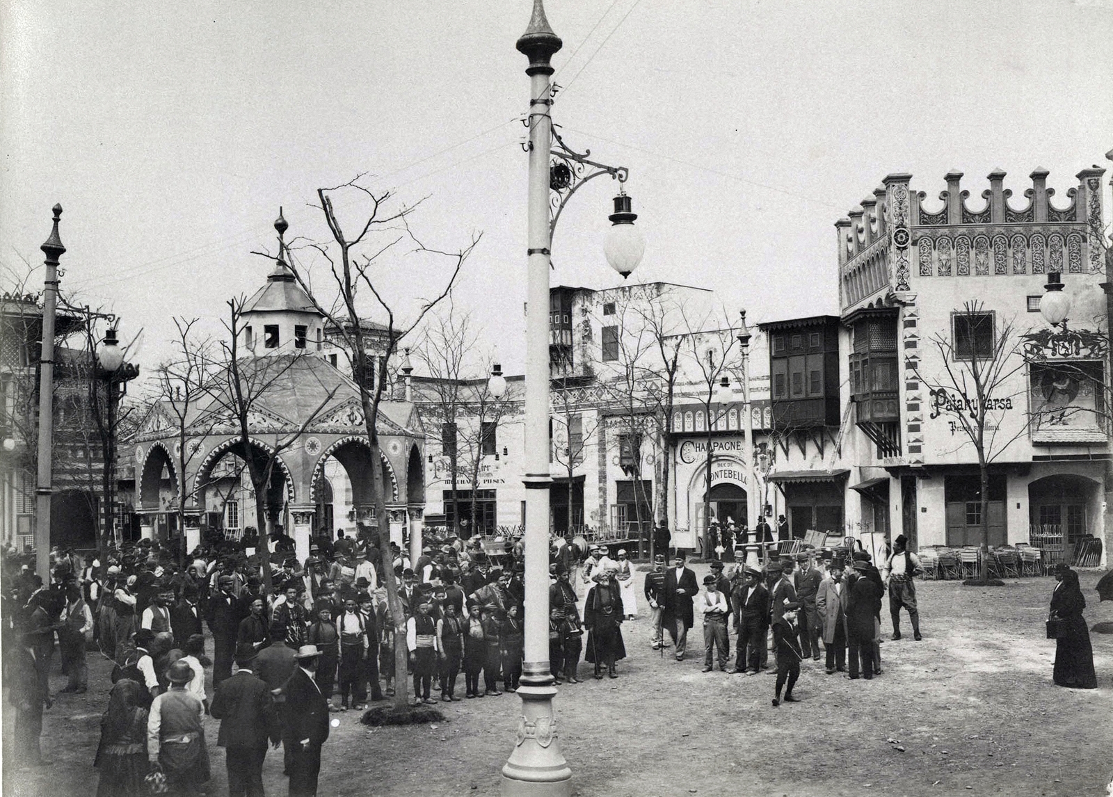 Hungary, Budapest XIV., "Millenniumi kiállítás: Az Ős-Budavár mulatókoplexum megnyitója. A felvétel 1896-ban készült." A kép forrását kérjük így adja meg: Fortepan / Budapest Főváros Levéltára. Levéltári jelzet: HU.BFL.XV.19.d.1.09.139, 1900, Budapest Főváros Levéltára / Klösz György fényképei, Klösz György, champagne, Budapest, Millennium Exhibition, Fortepan #82796