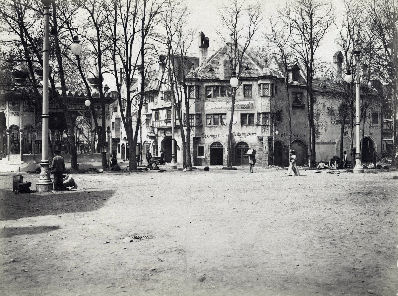 Hungary, Budapest XIV., "Millenniumi kiállítás: Az Ős-Budavár mulatókoplexum megnyitója. A felvétel 1896-ban készült." A kép forrását kérjük így adja meg: Fortepan / Budapest Főváros Levéltára. Levéltári jelzet: HU.BFL.XV.19.d.1.09.140, 1900, Budapest Főváros Levéltára / Klösz György fényképei, Klösz György, Budapest, Millennium Exhibition, Fortepan #82797