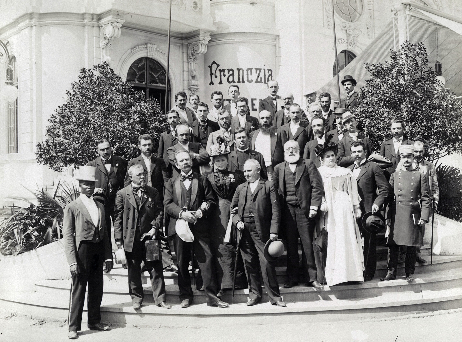 Hungary, Budapest XIV., "Millenniumi kiállítás: Moszkvai újságírók csoportja. A felvétel 1896-ban készült." A kép forrását kérjük így adja meg: Fortepan / Budapest Főváros Levéltára. Levéltári jelzet: HU.BFL.XV.19.d.1.09.179, 1900, Budapest Főváros Levéltára / Klösz György fényképei, Klösz György, Budapest, Millennium Exhibition, Fortepan #82827