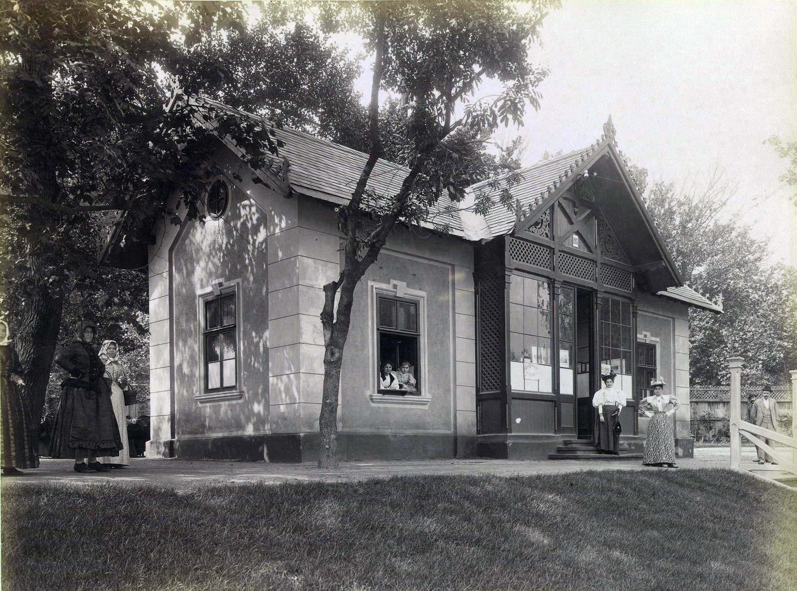 Hungary, Budapest XIV., "Millenniumi kiállítás: A jegykezelő csarnok épülete. A felvétel 1896-ban készült." A kép forrását kérjük így adja meg: Fortepan / Budapest Főváros Levéltára. Levéltári jelzet: HU.BFL.XV.19.d.1.09.195, 1900, Budapest Főváros Levéltára / Klösz György fényképei, Klösz György, Budapest, Millennium Exhibition, Fortepan #82843