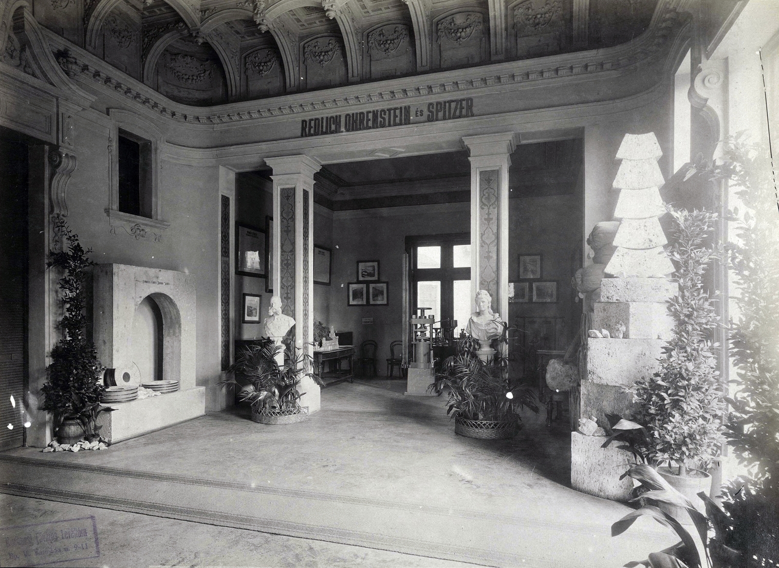 Hungary, Budapest XIV., "Millenniumi kiállítás: Redlich, Spitzer, Ohrenstein és Walla kiállítási pavilonja. A felvétel 1896-ban készült." A kép forrását kérjük így adja meg: Fortepan / Budapest Főváros Levéltára. Levéltári jelzet: HU.BFL.XV.19.d.1.10.040, 1900, Budapest Főváros Levéltára / Klösz György fényképei, Klösz György, Queen Elisabeth-portrayal, Franz Joseph I of Austria portrayal, Budapest, Millennium Exhibition, Fortepan #82886
