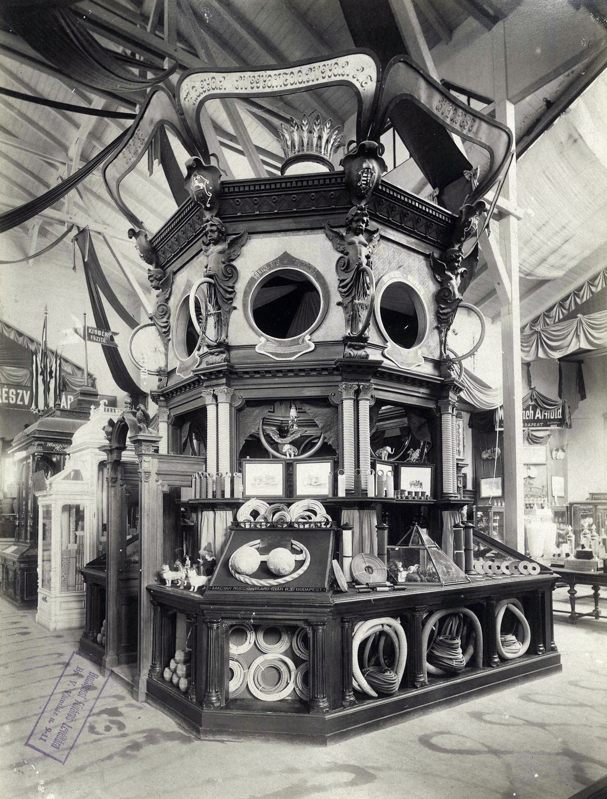 Hungary, Budapest XIV., "Millenniumi kiállítás: Ruggyantagyár termékei. A felvétel 1896-ban készült." A kép forrását kérjük így adja meg: Fortepan / Budapest Főváros Levéltára. Levéltári jelzet: HU.BFL.XV.19.d.1.10.151, 1900, Budapest Főváros Levéltára / Klösz György fényképei, Klösz György, Budapest, Millennium Exhibition, Fortepan #82985