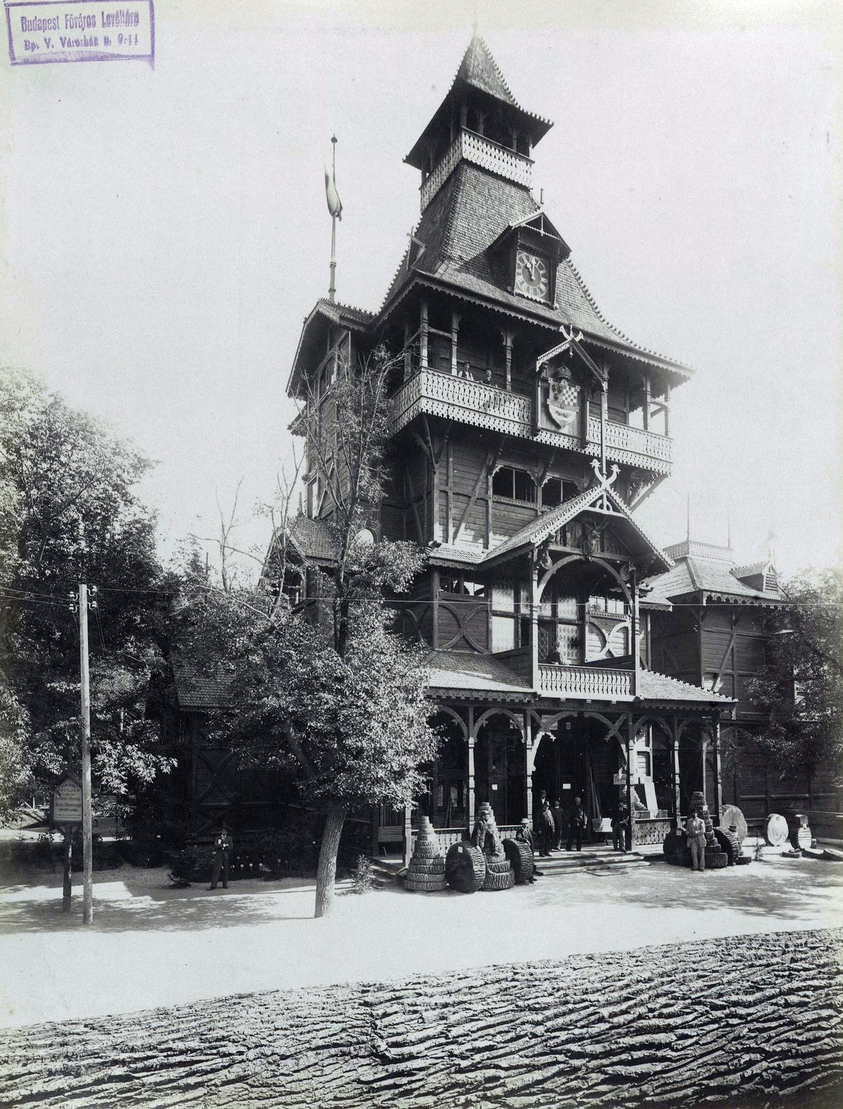 Magyarország, Városliget, Budapest XIV., Millenniumi kiállítás: Horvát erdészeti pavilon. A felvétel 1896-ban készült. A kép forrását kérjük így adja meg: Fortepan / Budapest Főváros Levéltára. Levéltári jelzet: HU.BFL.XV.19.d.1.10.220, 1900, Budapest Főváros Levéltára / Klösz György fényképei, Klösz György, Budapest, Ezredéves Országos Kiállítás, Fortepan #83054