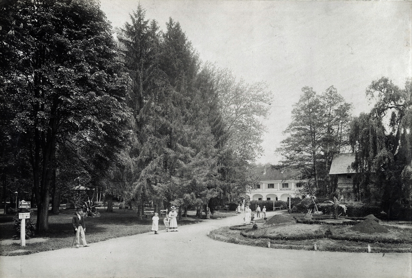 Horvátország, Daruvár, a Tüköry-kastély parkrészlete. A felvétel 1895-1899 között készült. A kép forrását kérjük így adja meg: Fortepan / Budapest Főváros Levéltára. Levéltári jelzet: HU.BFL.XV.19.d.1.11.037, 1900, Budapest Főváros Levéltára / Klösz György fényképei, Klösz György, park, Fortepan #83129