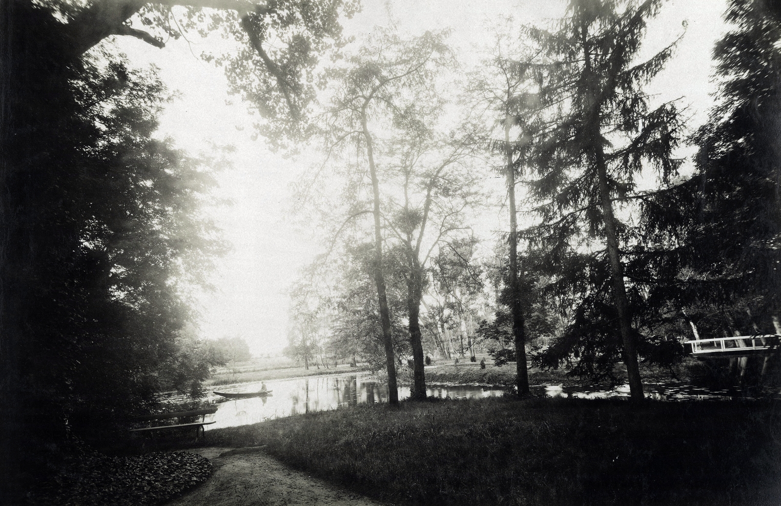 Hungary, Tengelic, Közép-Tengelic, a Csapó-kastély parkja. A felvétel 1895-1899 között készült. A kép forrását kérjük így adja meg: Fortepan / Budapest Főváros Levéltára. Levéltári jelzet: HU.BFL.XV.19.d.1.11.063, 1900, Budapest Főváros Levéltára / Klösz György fényképei, Klösz György, Fortepan #83155