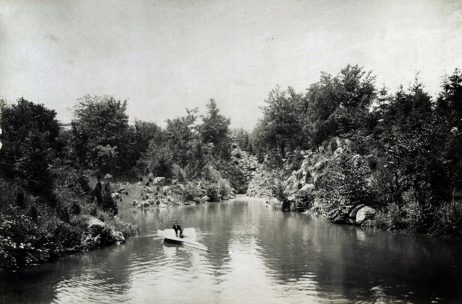 Hungary, Vácrátót, Vigyázó Sándor gróf kastélyának parkja. A felvétel 1895-1899 között készült. A kép forrását kérjük így adja meg: Fortepan / Budapest Főváros Levéltára. Levéltári jelzet: HU.BFL.XV.19.d.1.11.108, 1900, Budapest Főváros Levéltára / Klösz György fényképei, Klösz György, lake, Fortepan #83200