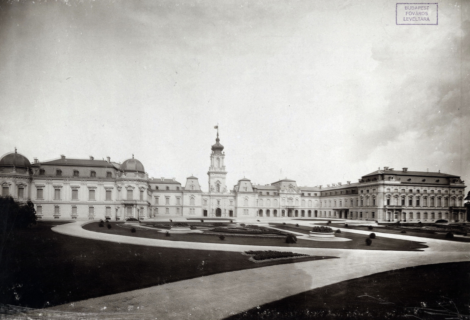 Hungary,Lake Balaton, Keszthely, Festetics-kastély. A felvétel 1895-1899 között készült. A kép forrását kérjük így adja meg: Fortepan / Budapest Főváros Levéltára. Levéltári jelzet: HU.BFL.XV.19.d.1.11.133, 1900, Budapest Főváros Levéltára / Klösz György fényképei, Klösz György, museum, Baroque-style, palace, Viktor Rumpelmayer-design, Gustav Haas-design, Maximilian Paschkisch-design, Fortepan #83225