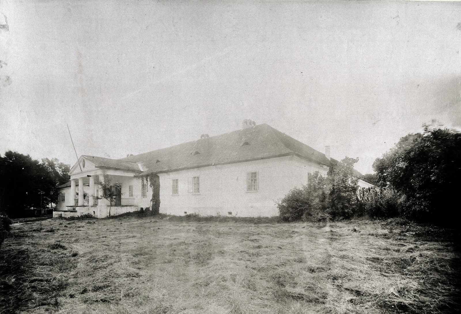 Romania,Transylvania, Ineu, Solymossy-kastély. A felvétel 1895-1899 között készült. A kép forrását kérjük így adja meg: Fortepan / Budapest Főváros Levéltára. Levéltári jelzet: HU.BFL.XV.19.d.1.11.205, 1900, Budapest Főváros Levéltára / Klösz György fényképei, Klösz György, castle, Fortepan #83297
