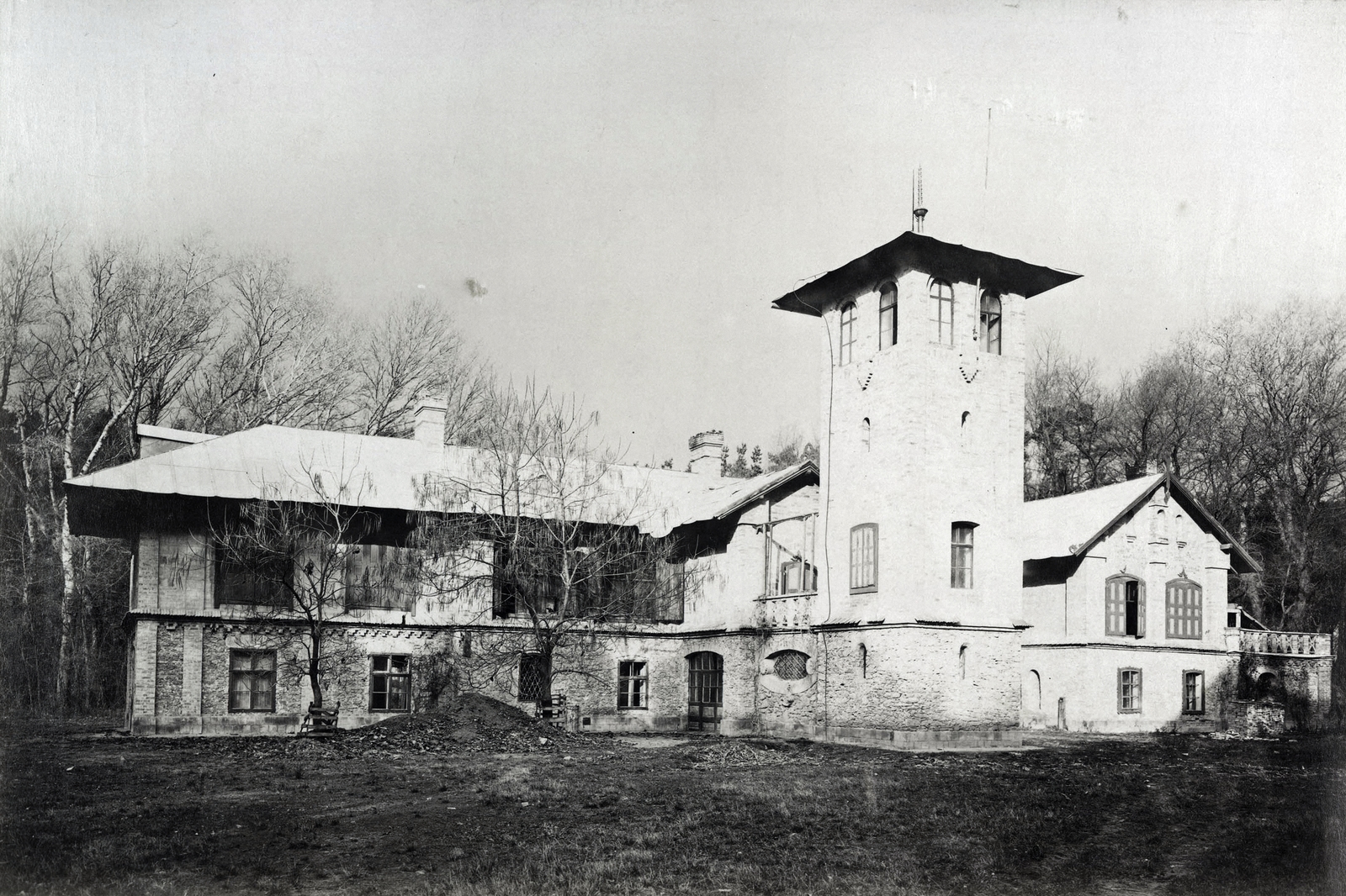 Slovakia, Hurbanovo, kastély. A felvétel 1895-1899 között készült. A kép forrását kérjük így adja meg: Fortepan / Budapest Főváros Levéltára. Levéltári jelzet: HU.BFL.XV.19.d.1.12.153, 1900, Budapest Főváros Levéltára / Klösz György fényképei, Klösz György, mansion, Fortepan #83457
