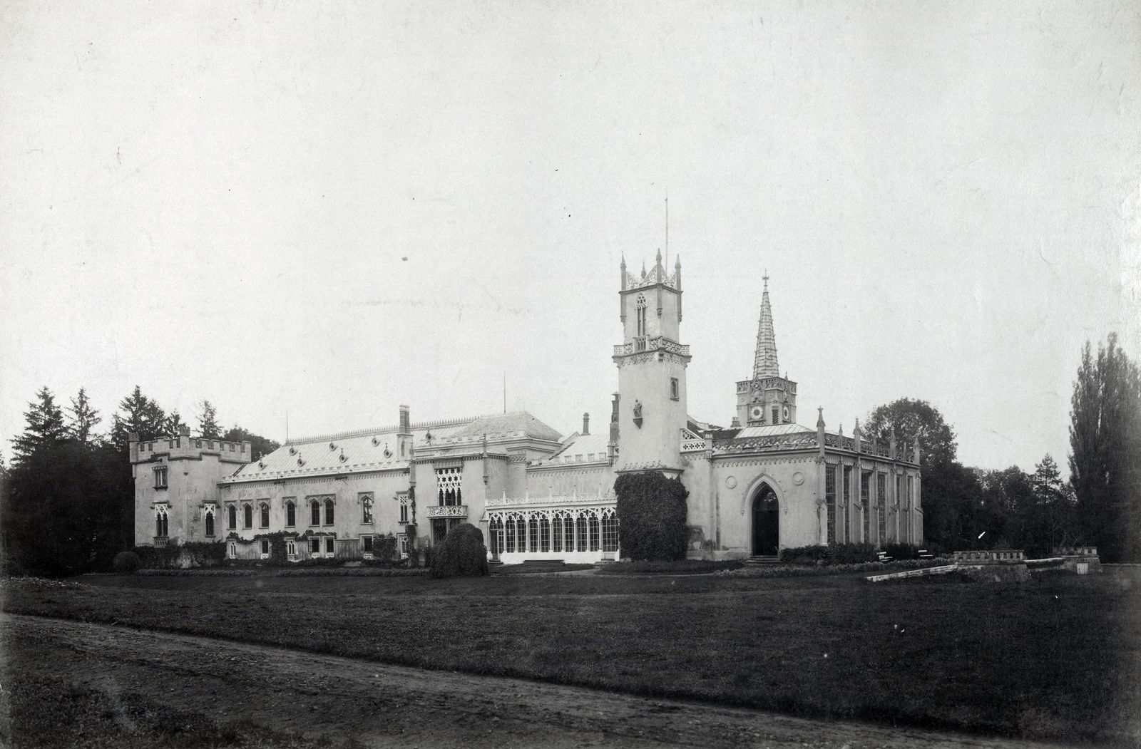 Slovakia, Parchovany, Andrássy Géza gróf kastélya. A felvétel 1895-1899 között készült. A kép forrását kérjük így adja meg: Fortepan / Budapest Főváros Levéltára. Levéltári jelzet: HU.BFL.XV.19.d.1.12.178, 1900, Budapest Főváros Levéltára / Klösz György fényképei, Klösz György, castle, Fortepan #83482