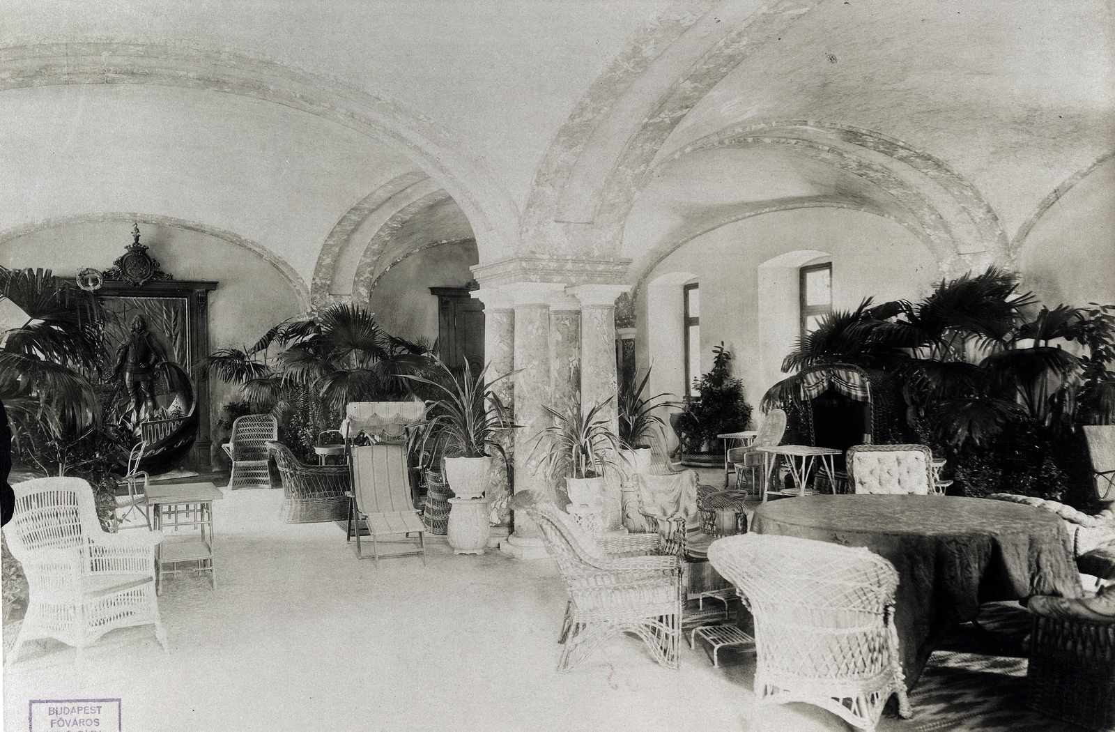Hungary,Lake Balaton, Keszthely, Festetics-kastély, márványterem. A felvétel 1895-1899 között készült. A kép forrását kérjük így adja meg: Fortepan / Budapest Főváros Levéltára. Levéltári jelzet: HU.BFL.XV.19.d.1.13.034, 1900, Budapest Főváros Levéltára / Klösz György fényképei, Klösz György, wicker chair, relief, interior, deck chair, Fortepan #83545
