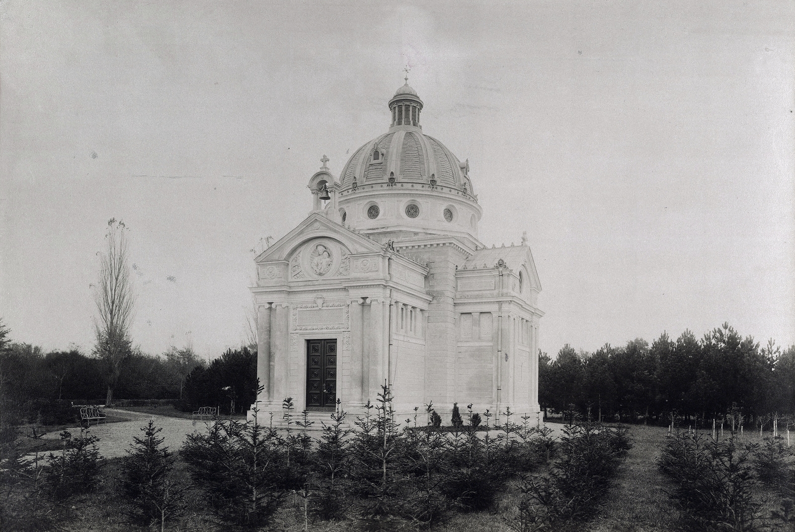 Magyarország, Szentegát, a Biedermann-család mauzóleuma. A felvétel 1895-1899 között készült. A kép forrását kérjük így adja meg: Fortepan / Budapest Főváros Levéltára. Levéltári jelzet: HU.BFL.XV.19.d.1.13.058, 1900, Budapest Főváros Levéltára / Klösz György fényképei, Klösz György, mauzóleum, Fortepan #83569