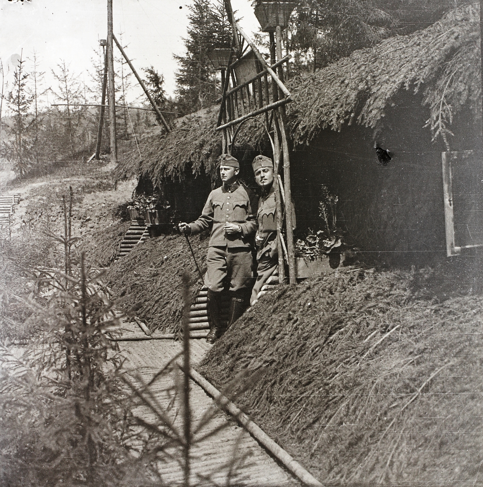 Romania,Transylvania, Ciobăniș, harcálláspont a község közelében., 1917, Ebner, First World War, soldier, camouflage, Fortepan #83655