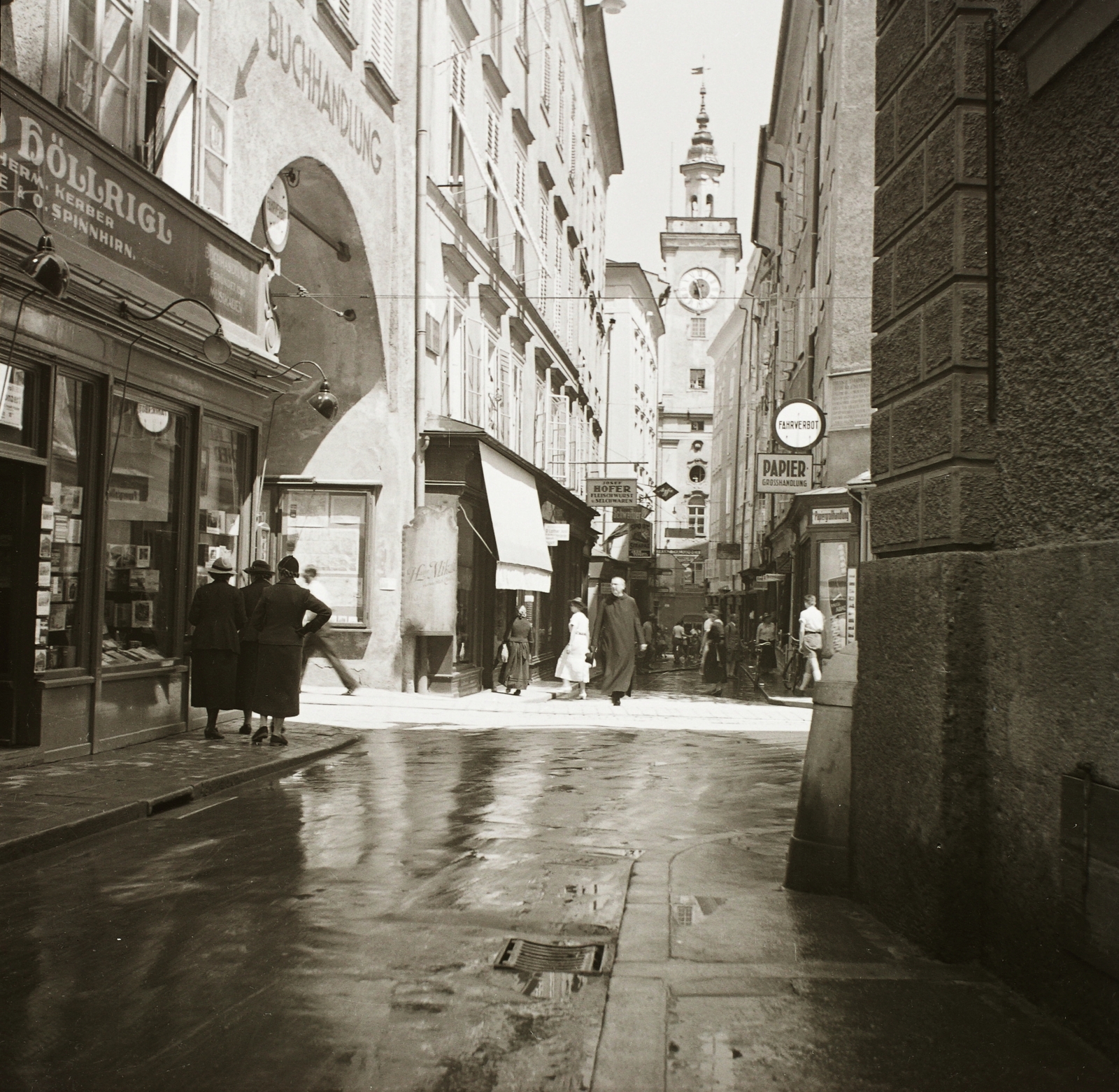 Austria, Salzburg, Sigmund Haffner Gasse, szemben az Altes Rathaus., 1937, Ebner, Fortepan #83820