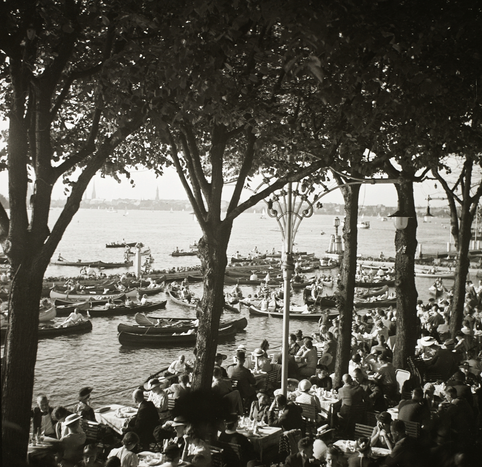 Germany, Hamburg, Schöne Aussicht a Külső-Alster partján., 1937, Ebner, boat, Fortepan #83836