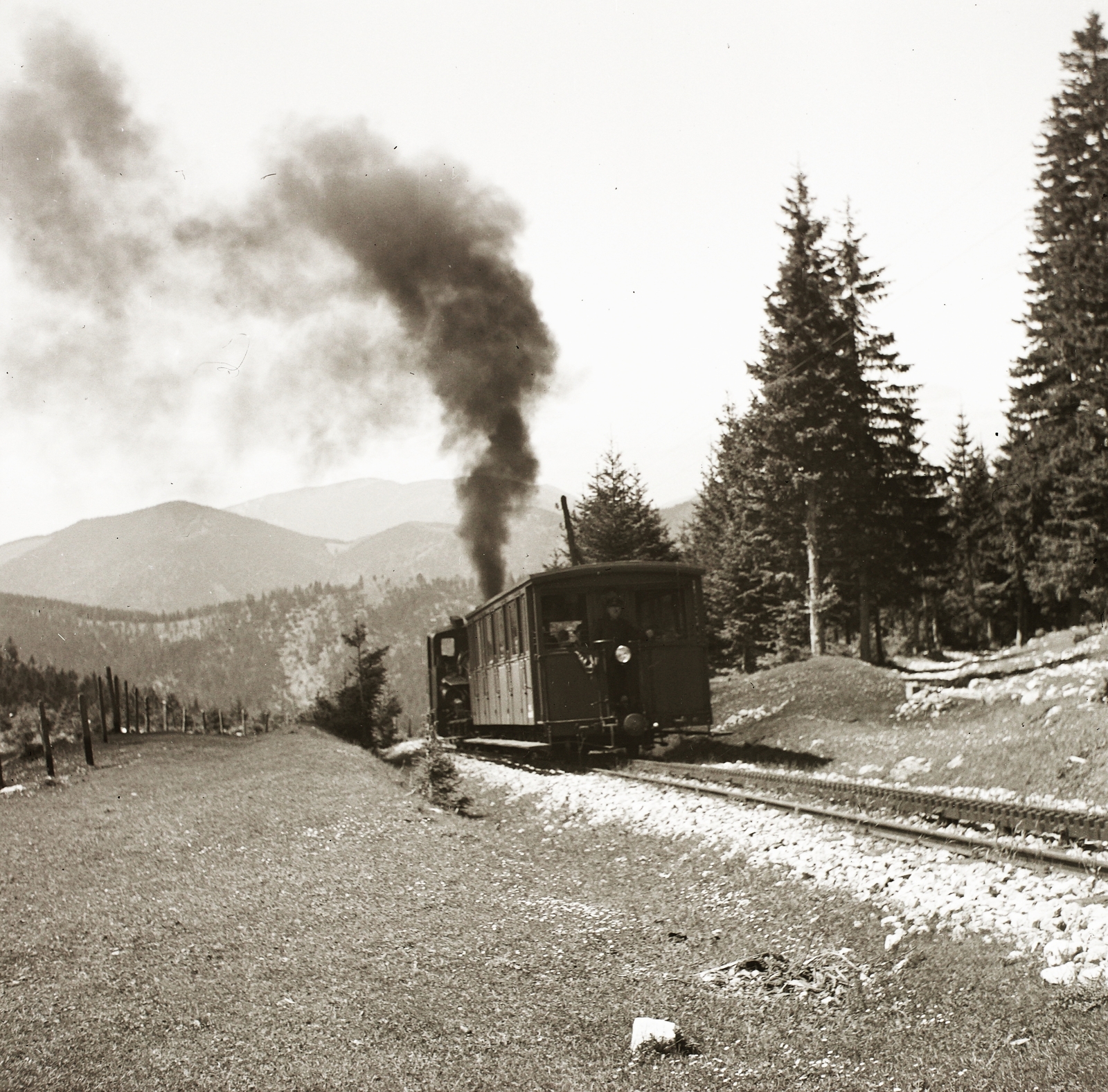 Austria, a Puchberg és Hochschneeberg között közlekedő fogaskerekű vasút, a Schneebergbahn., 1938, Ebner, funicular train, Fortepan #83858