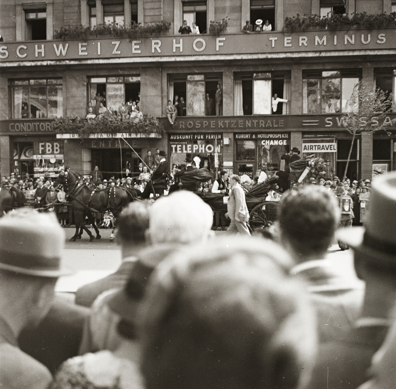 Switzerland, Zurich, Bahnhofplatz., 1939, Ebner, Horse-drawn carriage, Fortepan #83883