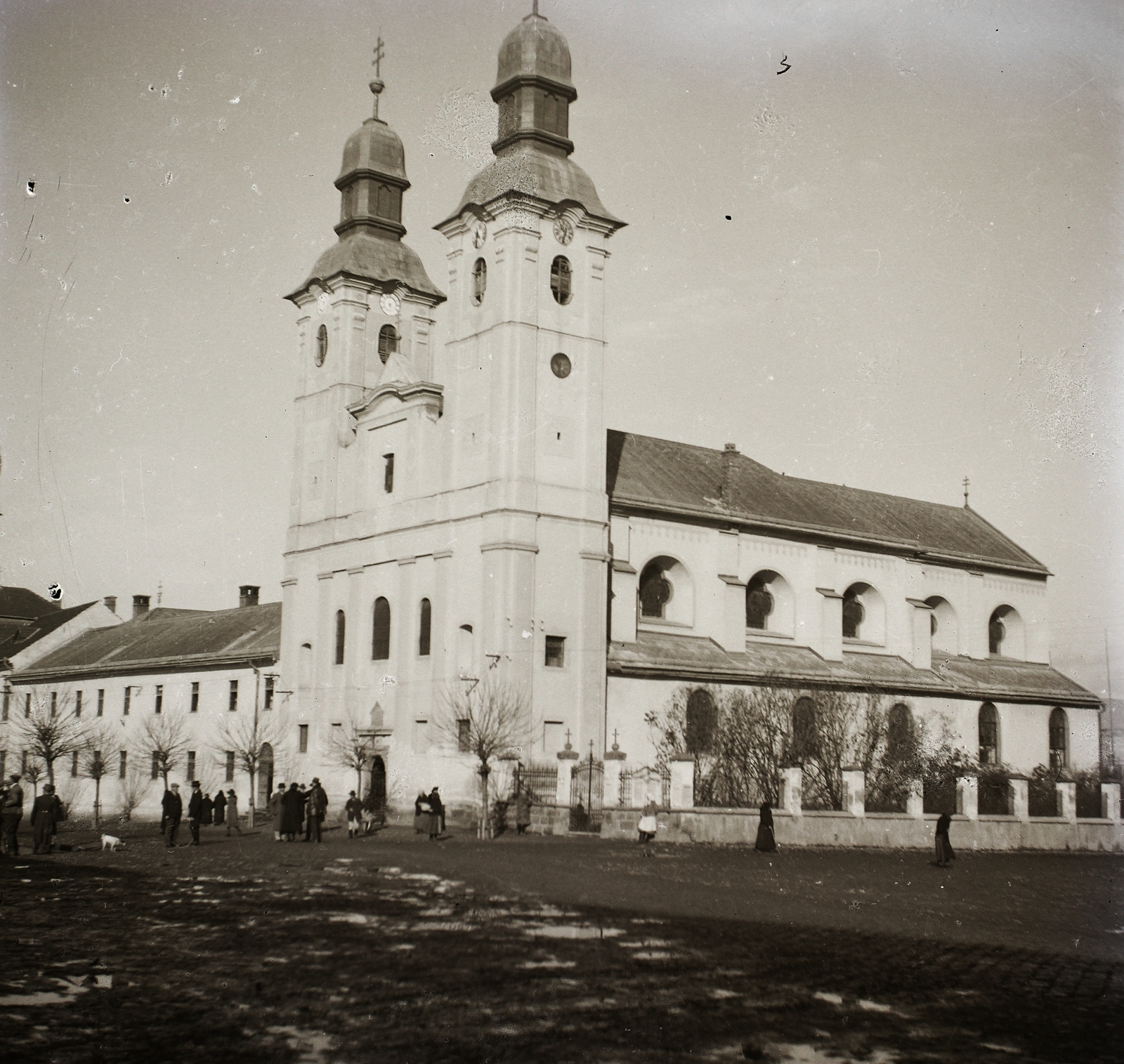Romania,Transylvania, Ordorheiu Secuiesc, Ferences templom és kolostor., 1940, Ebner, church, monastery, Franciscans, Fortepan #83914